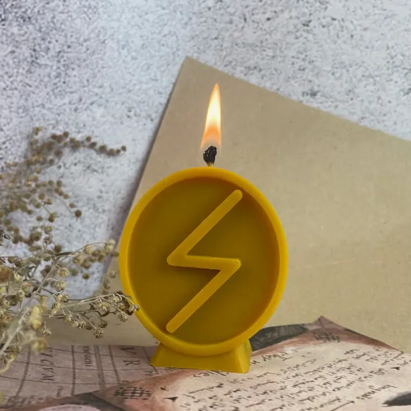 Свеча восковая руническая Соулу (1202)