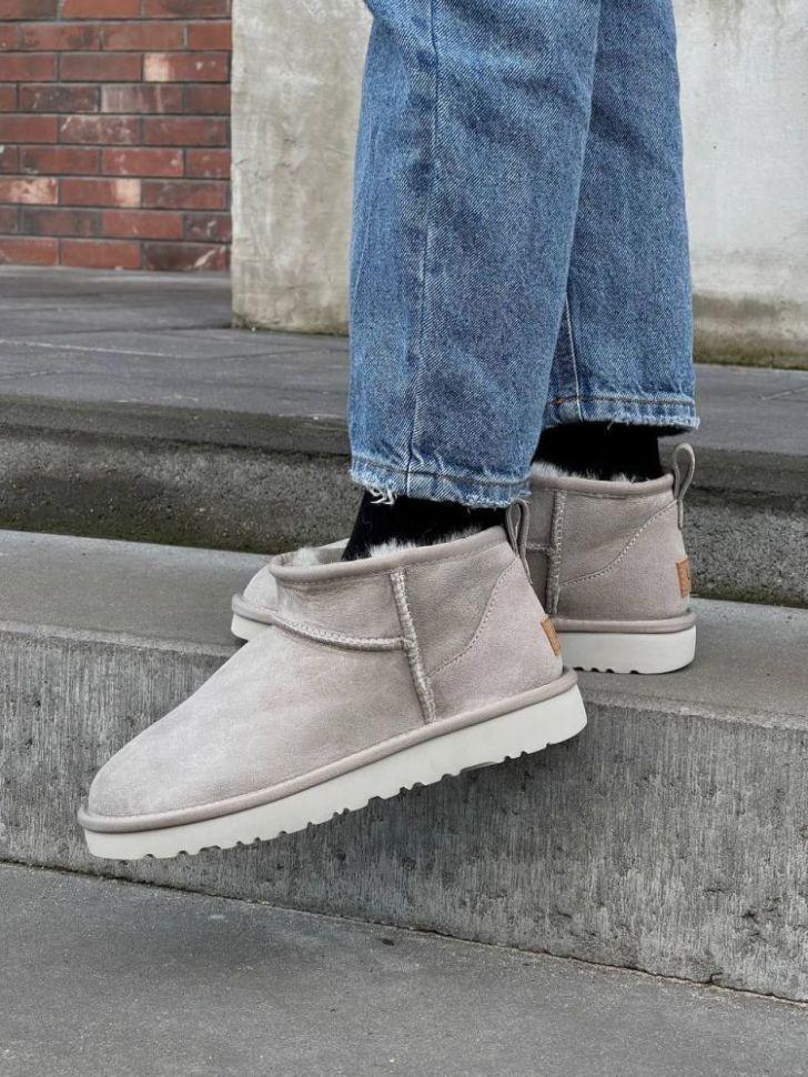 Уги женские UGG Classic Ultra Mini р. 36 Light Grey Suede (12089) - фото 8