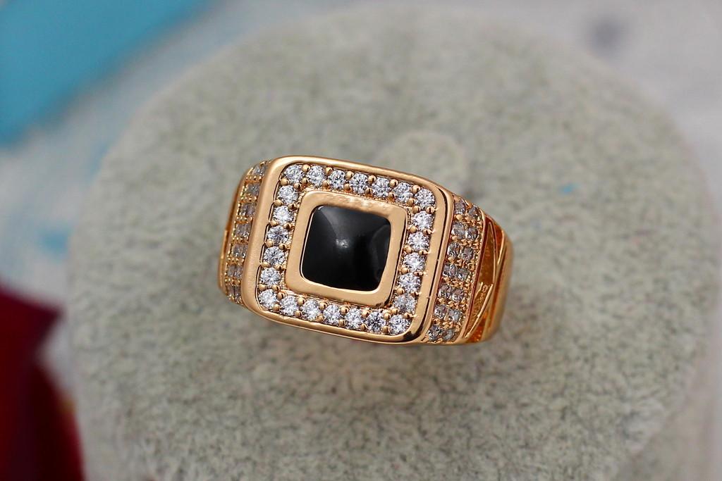 Печатка Xuping Jewelry Піраміда з камінням р. 24 Золотистий