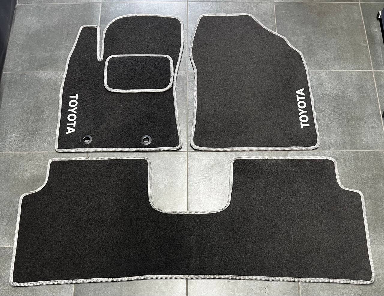 Коврики автомобильные ворсовые в салон для Toyota Avensis T27 2009—2018