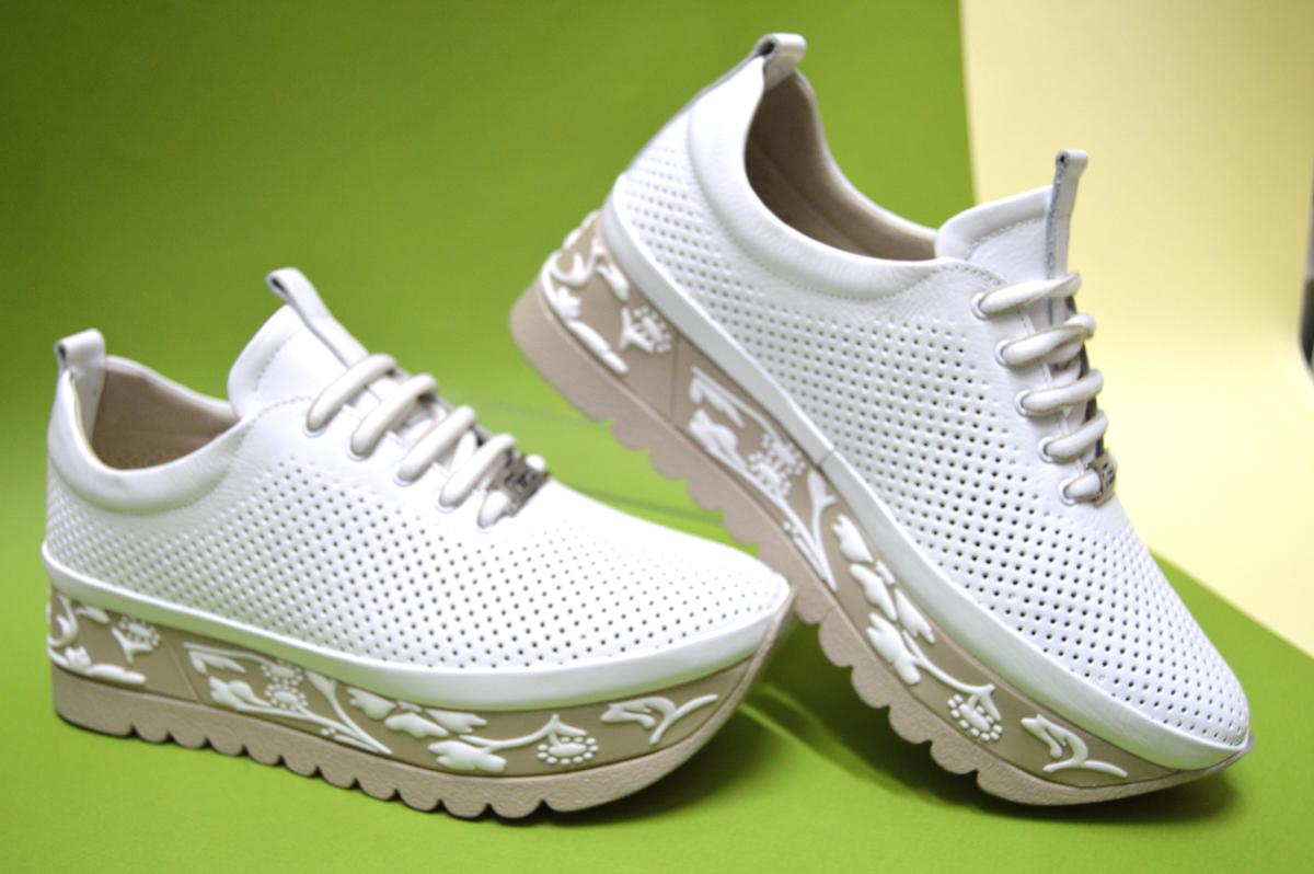 Кросівки жіночі Aquamarin на платформі з орнаментом р. 40 Білий (94100650240)