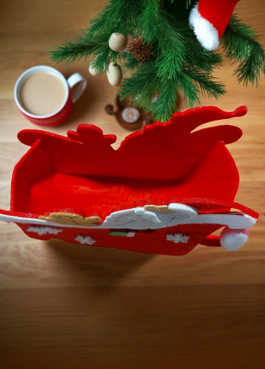 Новогодняя декоративная корзина Linarno Home из фетра 22,5х8,5х15 см Красная (7904) - фото 6 Новогодняя декоративная корзина Linarno Home из фетра 22,5х8,5х15 см Красная (7904) - фото 6