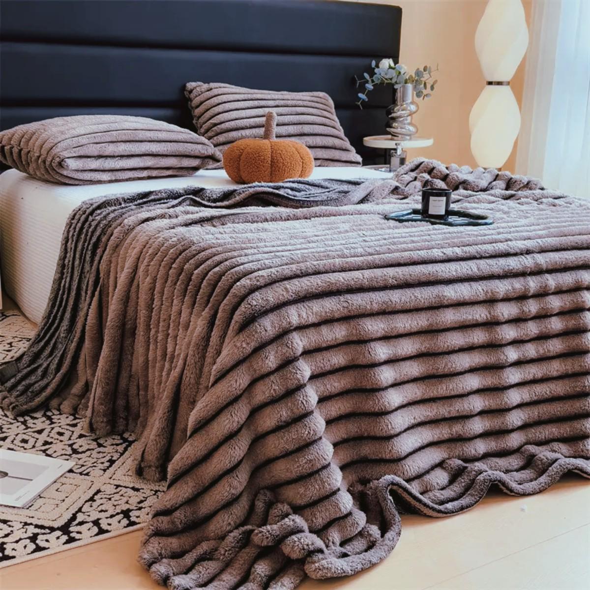 Плед корейский стиль Koloco Кролик евро ширина полоски 10 см 200х230 см Фиолетовый (40671) Плед корейский стиль Koloco Кролик евро ширина полоски 10 см 200х230 см Фиолетовый (40671)