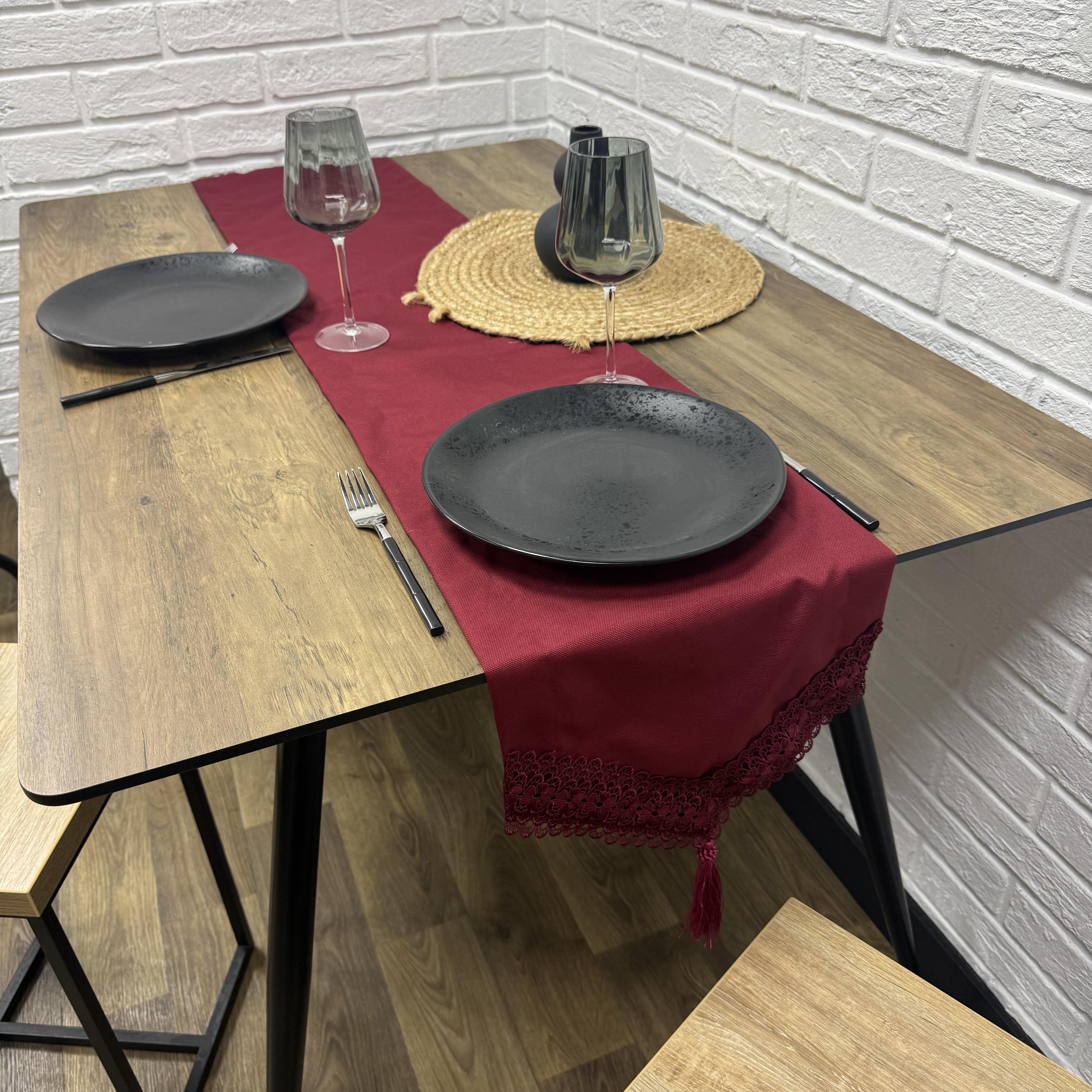 Дорожка на стол с кружевом и кисточками Comfort Home водоотталкивающая с тефлоновым покрытием 160x40 см