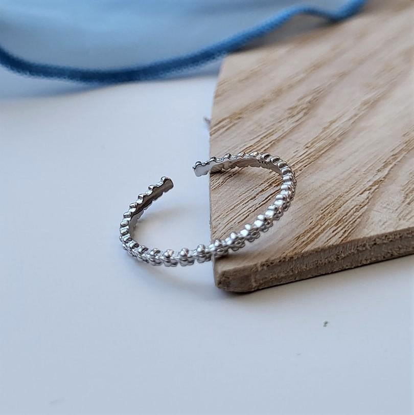 Кольцо из серебра Нежность покрыто родием безразмерное 925 проба 0,80 г (74059)