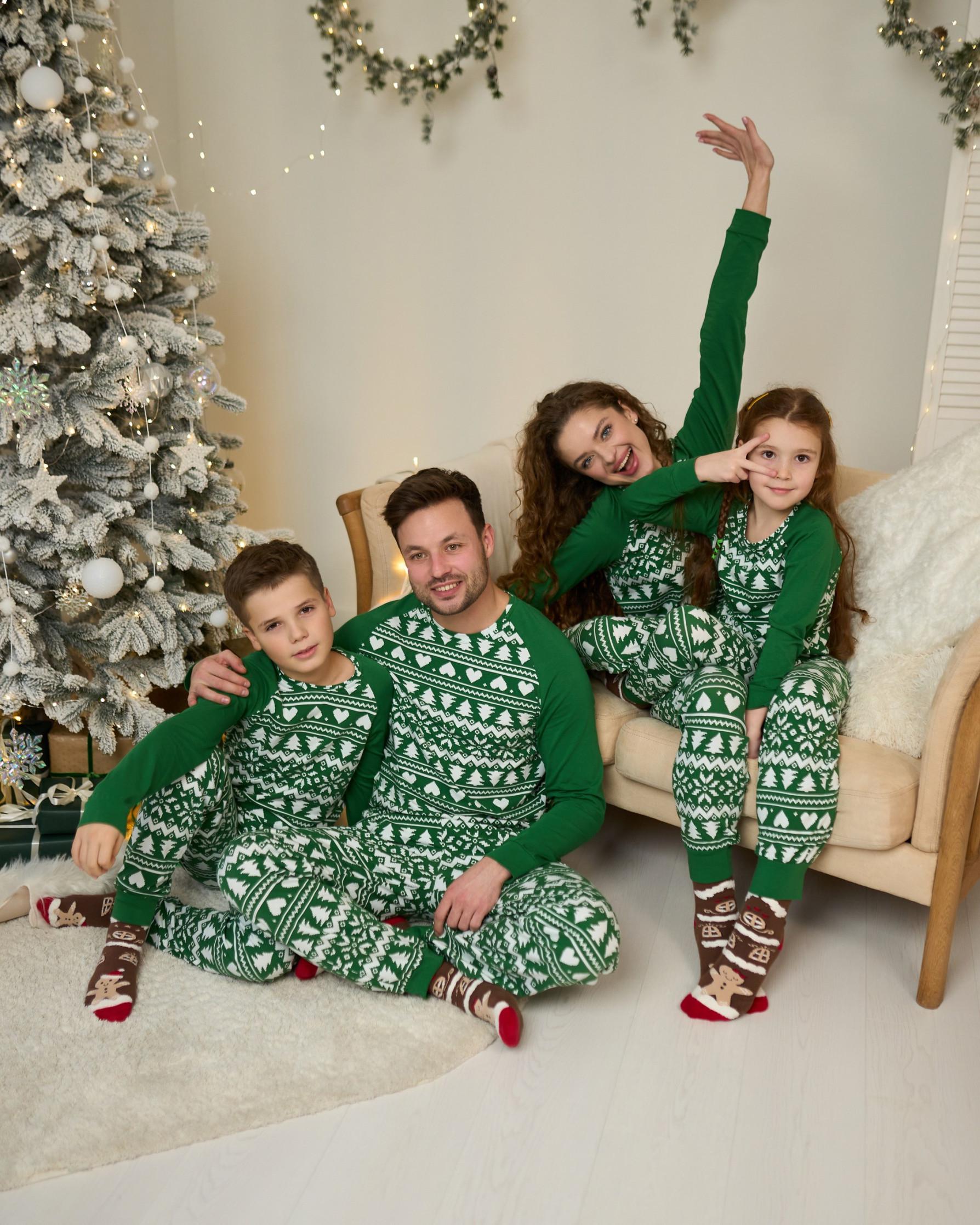 Комплект мужской с брюками новогодний орнамент Family look для всей семьи Зеленый - фото 2 Комплект мужской с брюками новогодний орнамент Family look для всей семьи Зеленый - фото 2