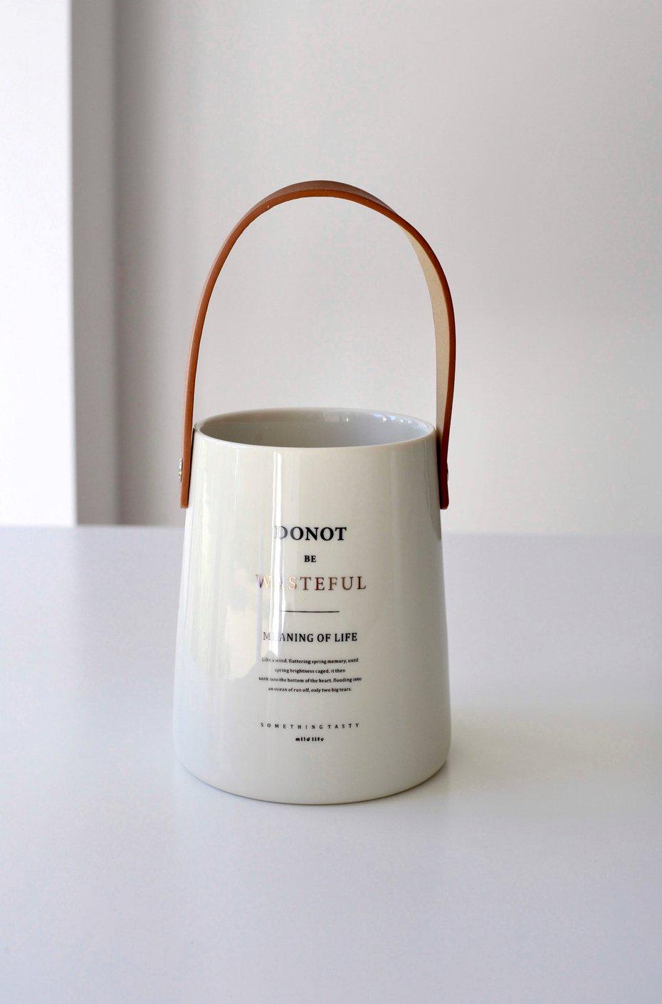 Подставка-стакан для столовых приборов Do not керамическая с ручкой 13,5х11 см Белый (00000010202) - фото 2 Подставка-стакан для столовых приборов Do not керамическая с ручкой 13,5х11 см Белый (00000010202) - фото 2