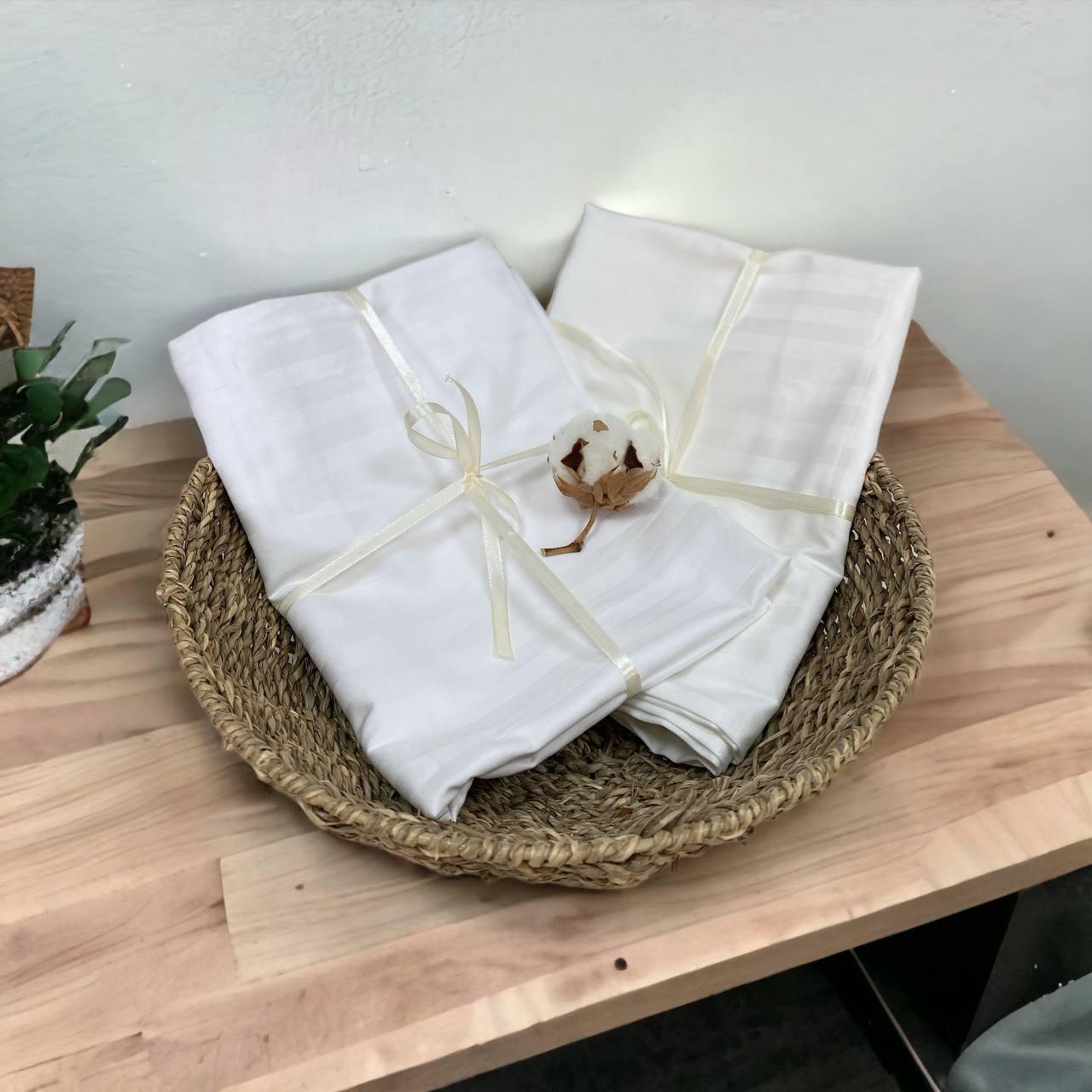 Комплект постельного белья Отель страйп-сатин полуторный 150х220 см наволочки 50х70/70х70 см Белый (04020101) - фото 2 Комплект постельного белья Отель страйп-сатин полуторный 150х220 см наволочки 50х70/70х70 см Белый (04020101) - фото 2