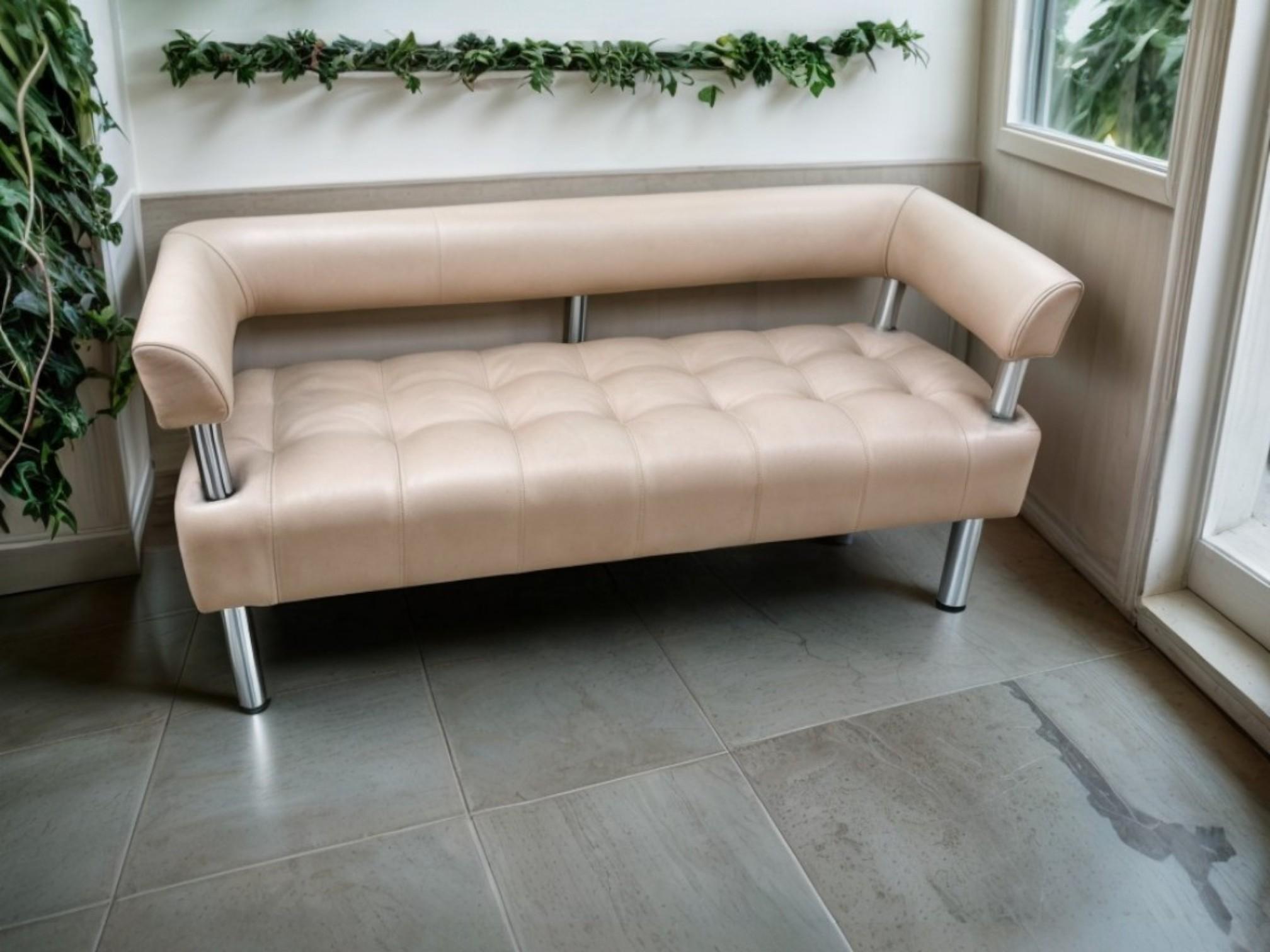 Диван офісний Tobi Sho Комфорт зі спинкою та підлокітниками 1800x530x750 мм шкірозамінник Шампань (2207) - фото 1 Диван офісний Tobi Sho Комфорт зі спинкою та підлокітниками 1800x530x750 мм шкірозамінник Шампань (2207) - фото 1