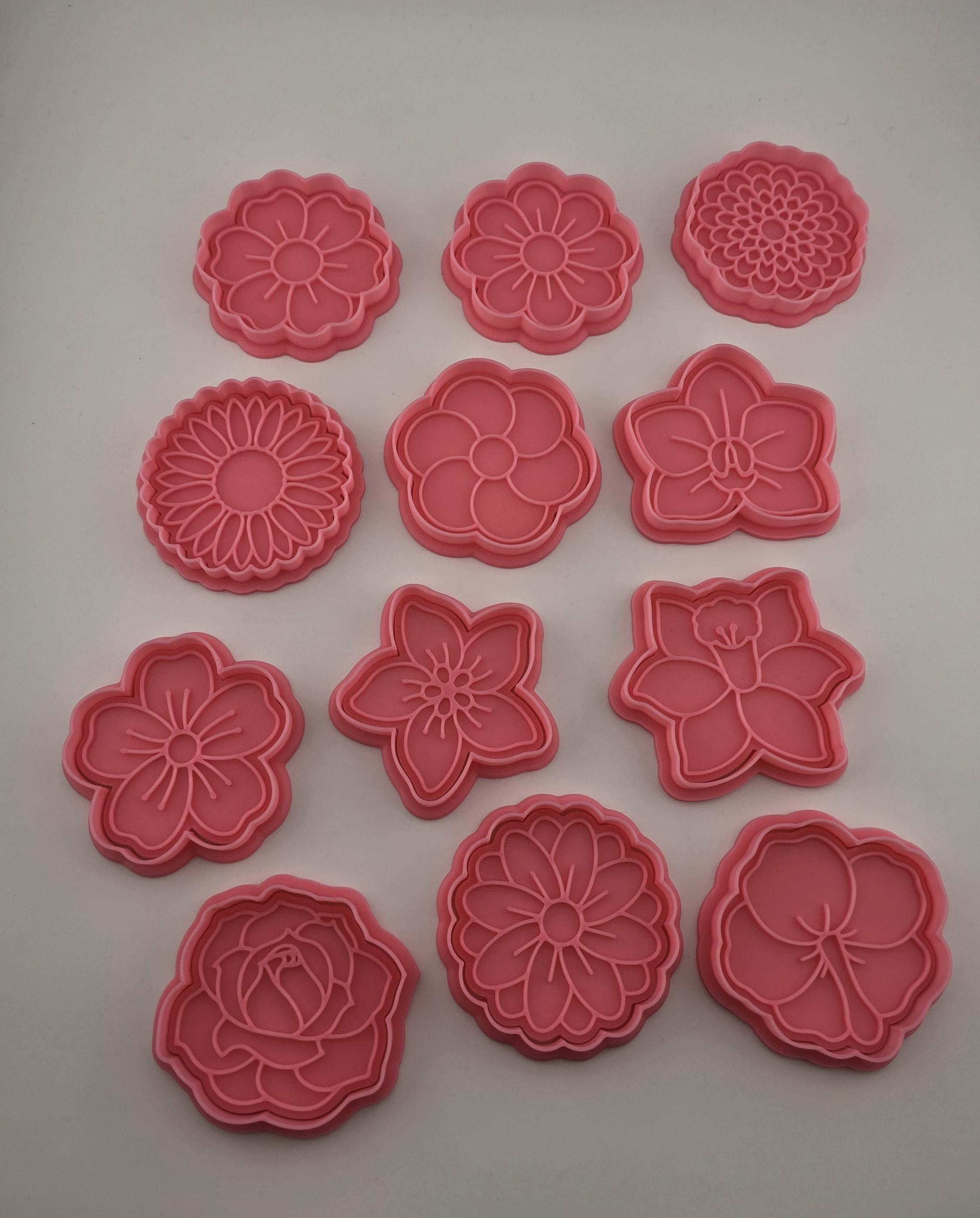 Вырубка для теста в виде цветов (29502977)