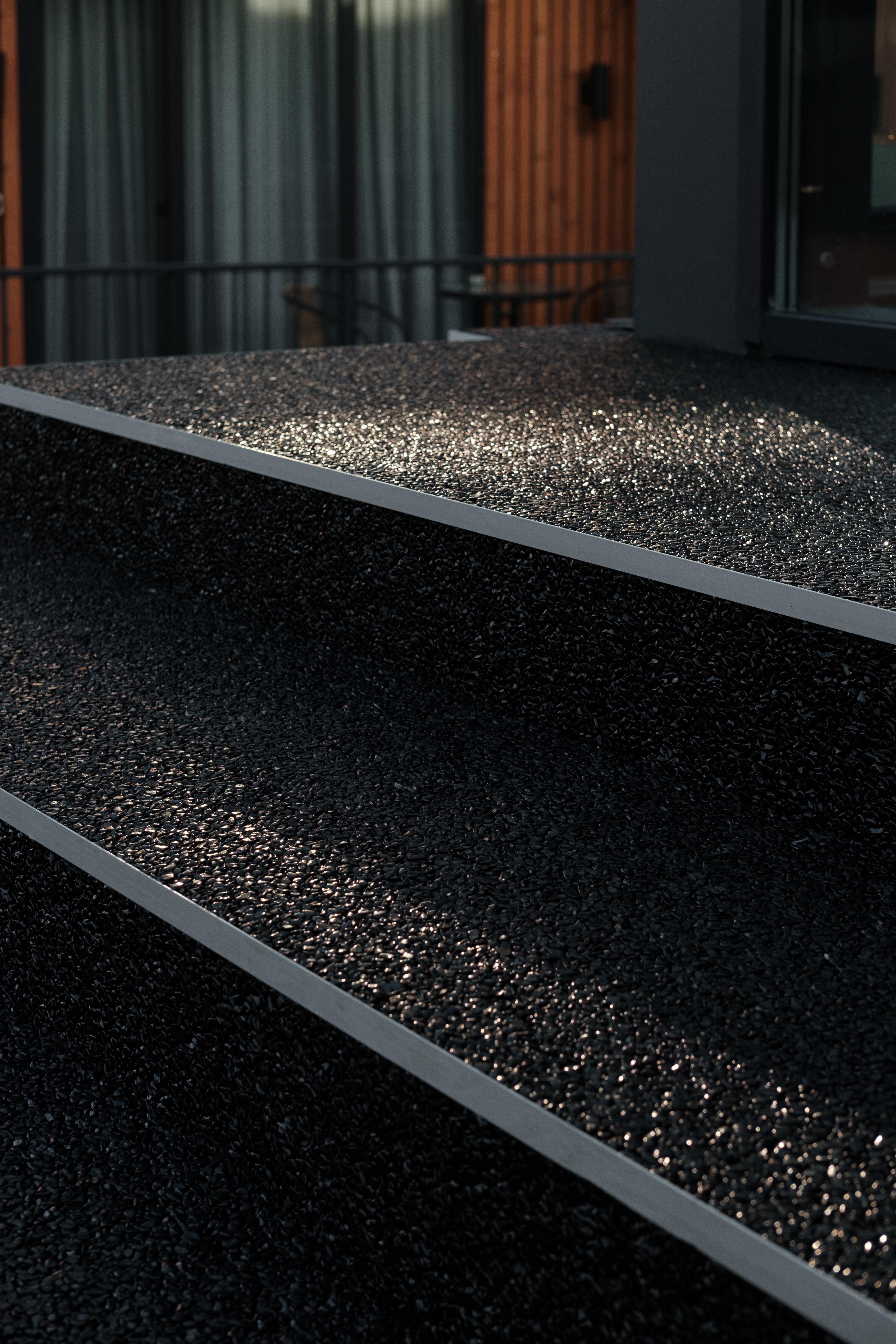 Декоративна штукатурка RАMIX Кам'яний килим Крихта Nero Чорний - фото 4 Декоративна штукатурка RАMIX Кам'яний килим Крихта Nero Чорний - фото 4