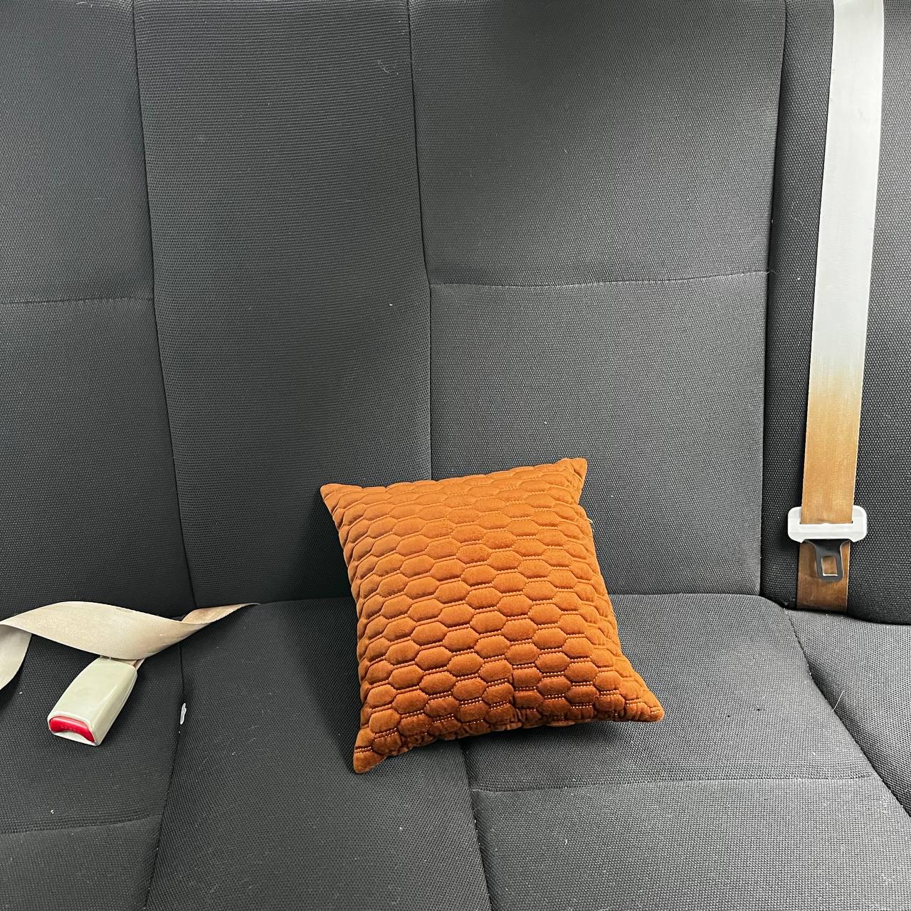 Подушка под голову в машину из алькантары 30х30 см Коричневый (24167316) Подушка под голову в машину из алькантары 30х30 см Коричневый (24167316)