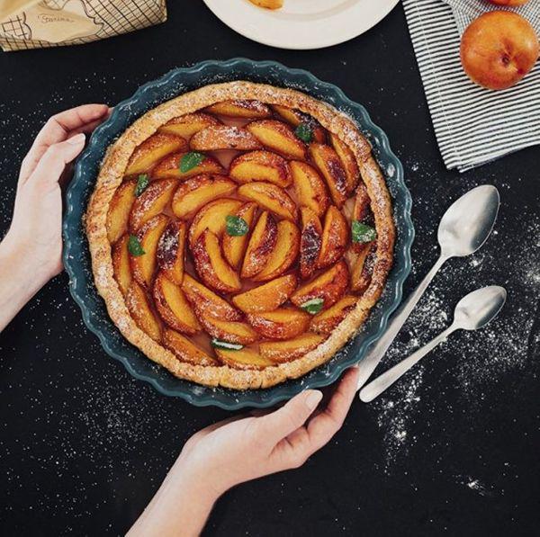 Формы для выпечки Emile Henry для кексов и пирогов круглая 24 см Black (796024) - фото 2 Формы для выпечки Emile Henry для кексов и пирогов круглая 24 см Black (796024) - фото 2