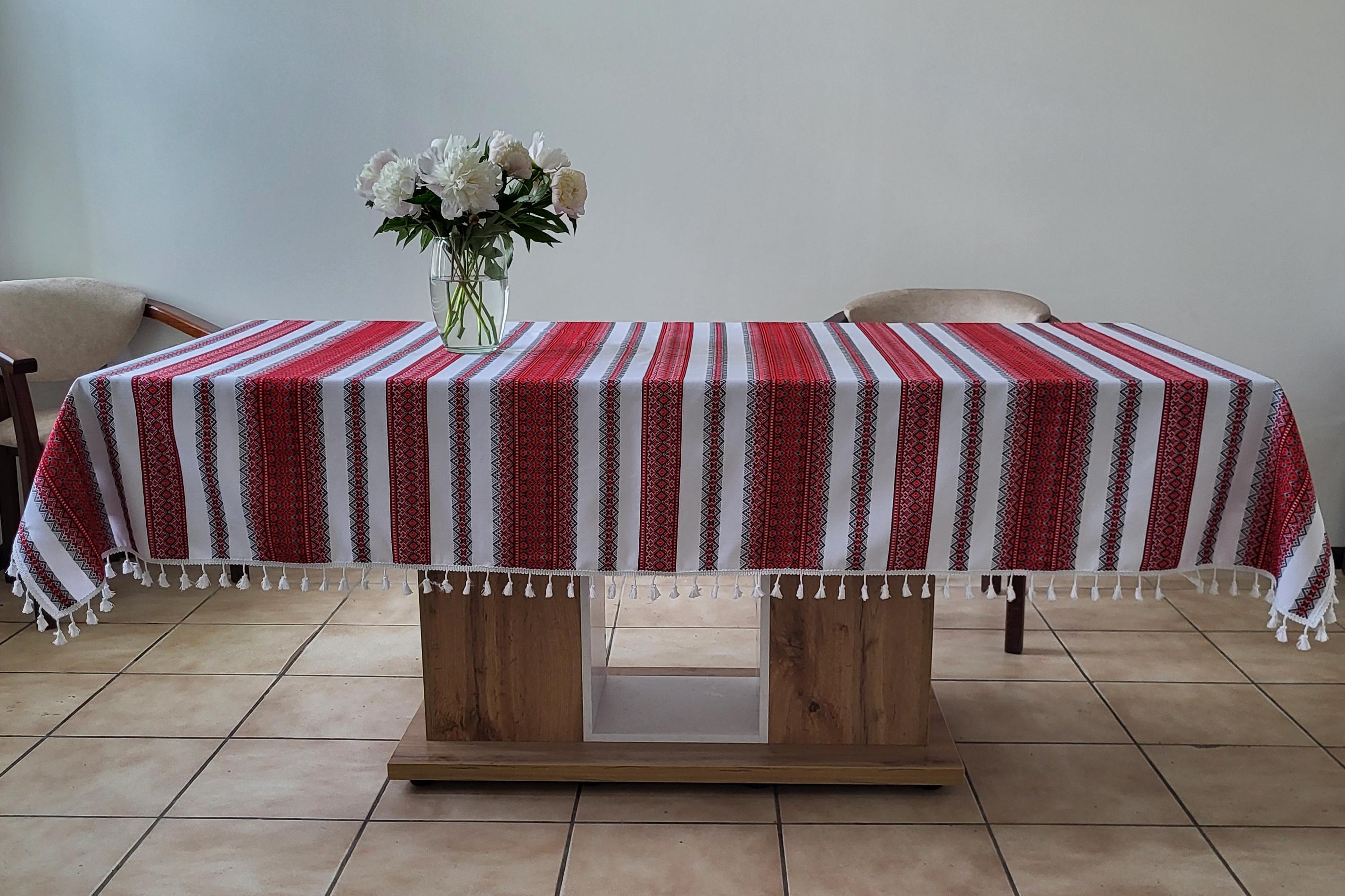 Скатерть ткано-декоративная с вышивкой Пионы 1450x2200 мм Красный (Арт-080ск)