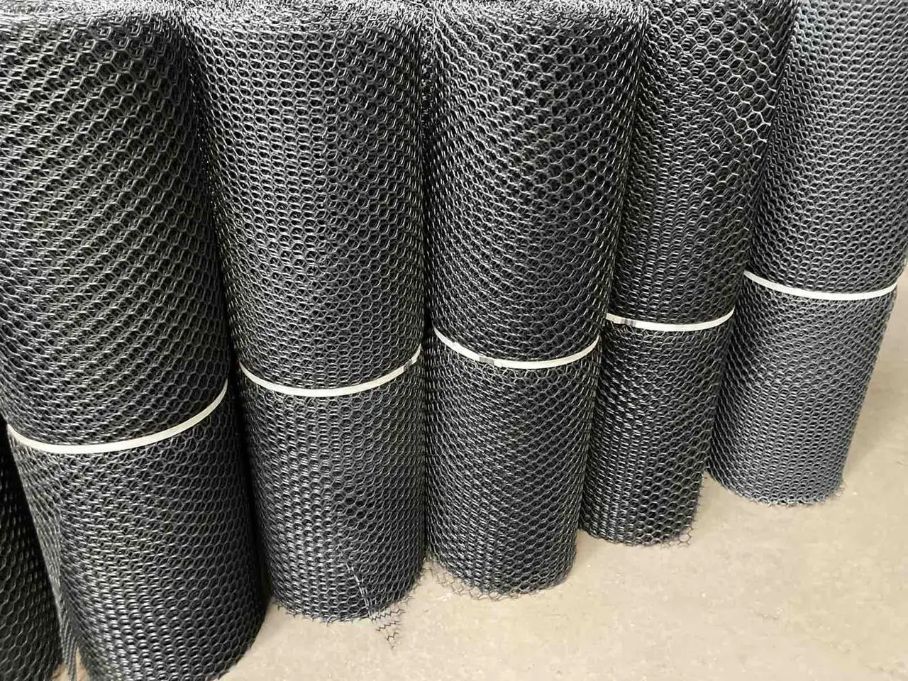 Сетка пластиковая для забора Fusion 0,5х30 м ячейка 20х20 мм Черный - фото 3