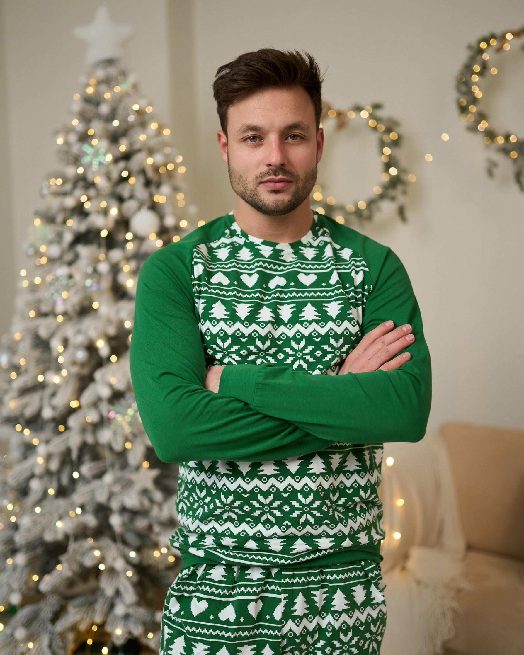 Комплект мужской с брюками новогодний орнамент Family look для всей семьи Зеленый - фото 3 Комплект мужской с брюками новогодний орнамент Family look для всей семьи Зеленый - фото 3