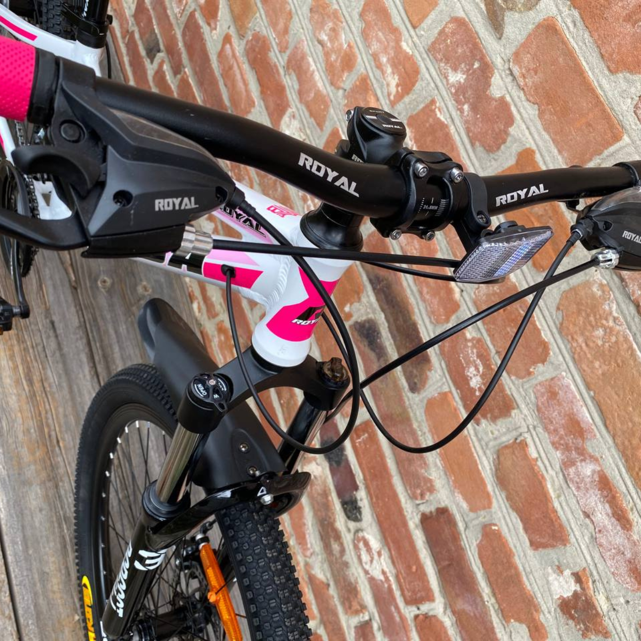 Велосипед AL Royal CUBA 26" 13" рама 2025 Бело-малиновый - фото 7 Велосипед AL Royal CUBA 26" 13" рама 2025 Бело-малиновый - фото 7