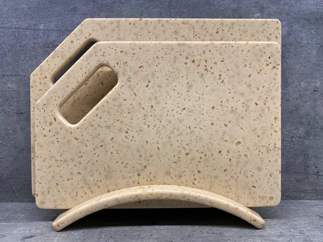 Набір дощок кухонних Athena зі штучного каменю на підставці 2 шт. (229) Набір дощок кухонних Athena зі штучного каменю на підставці 2 шт. (229)