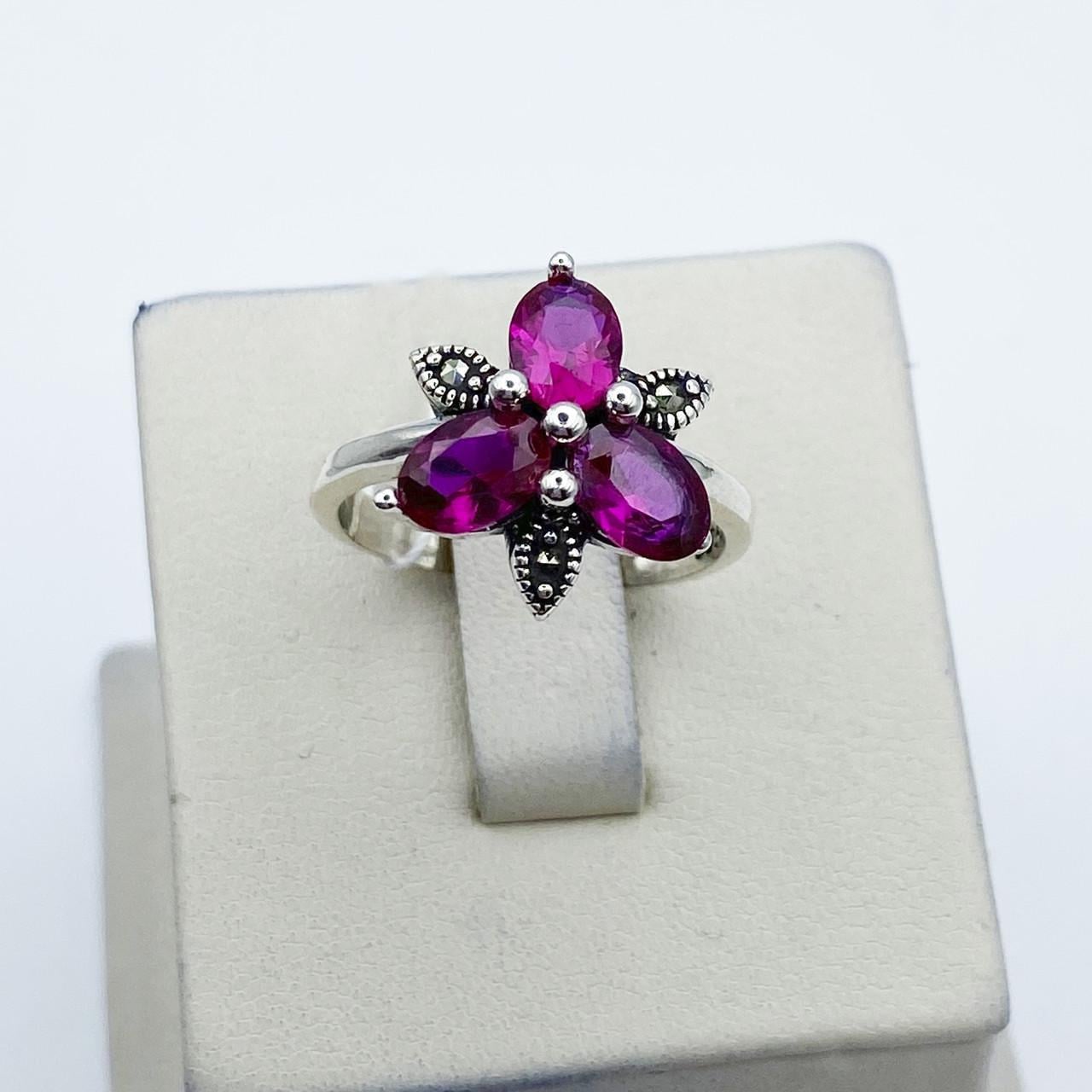 Кольцо серебряное с корундом и марказитом р. 17,5 4,1 г (2252613720)