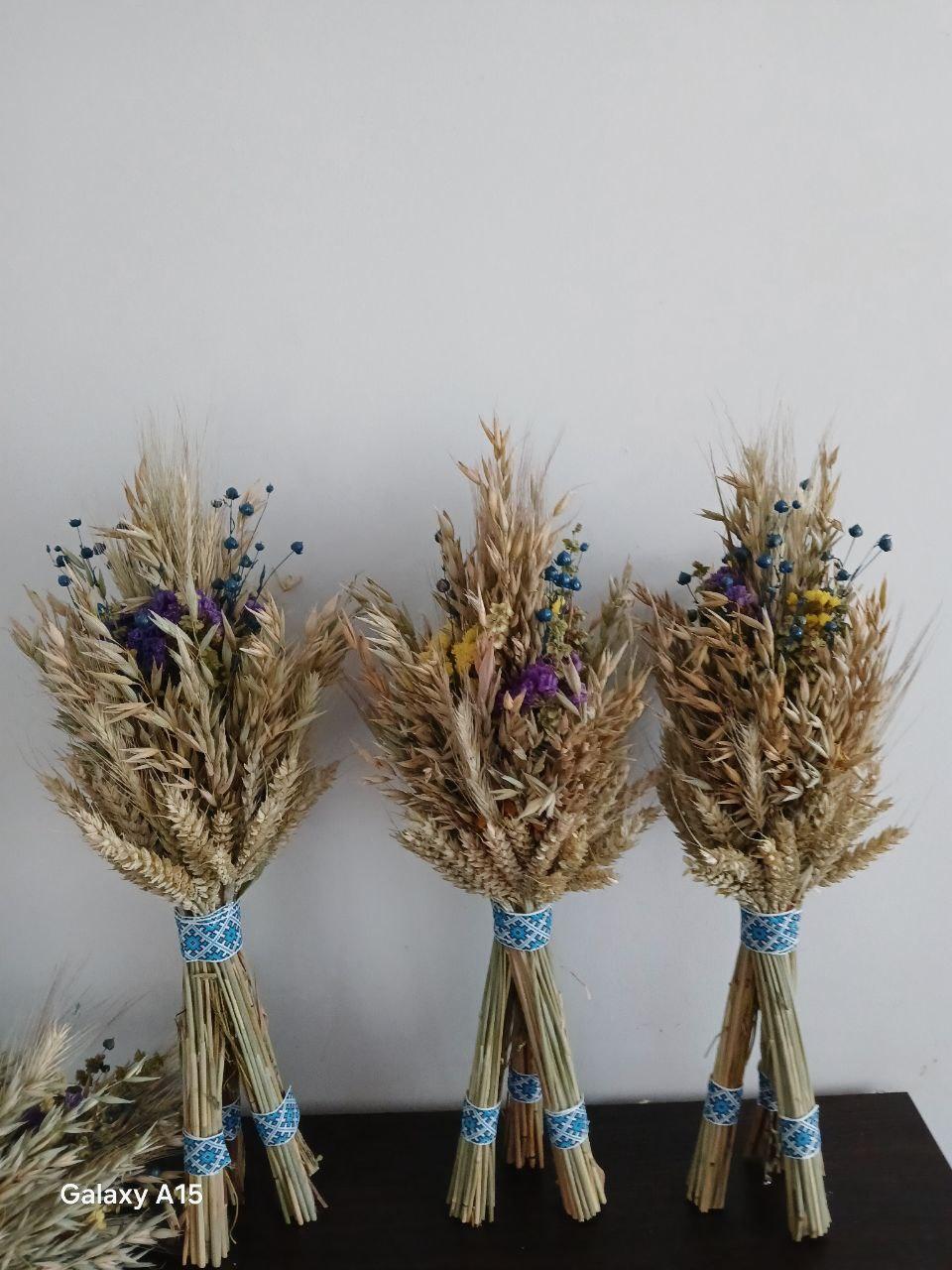 Дидух рождественский из колосья пшеницы/льна и овса на трех ножках 40-45 см с лентой вышиванкой Синий (2822589474) - фото 10 Дидух рождественский из колосья пшеницы/льна и овса на трех ножках 40-45 см с лентой вышиванкой Синий (2822589474) - фото 10