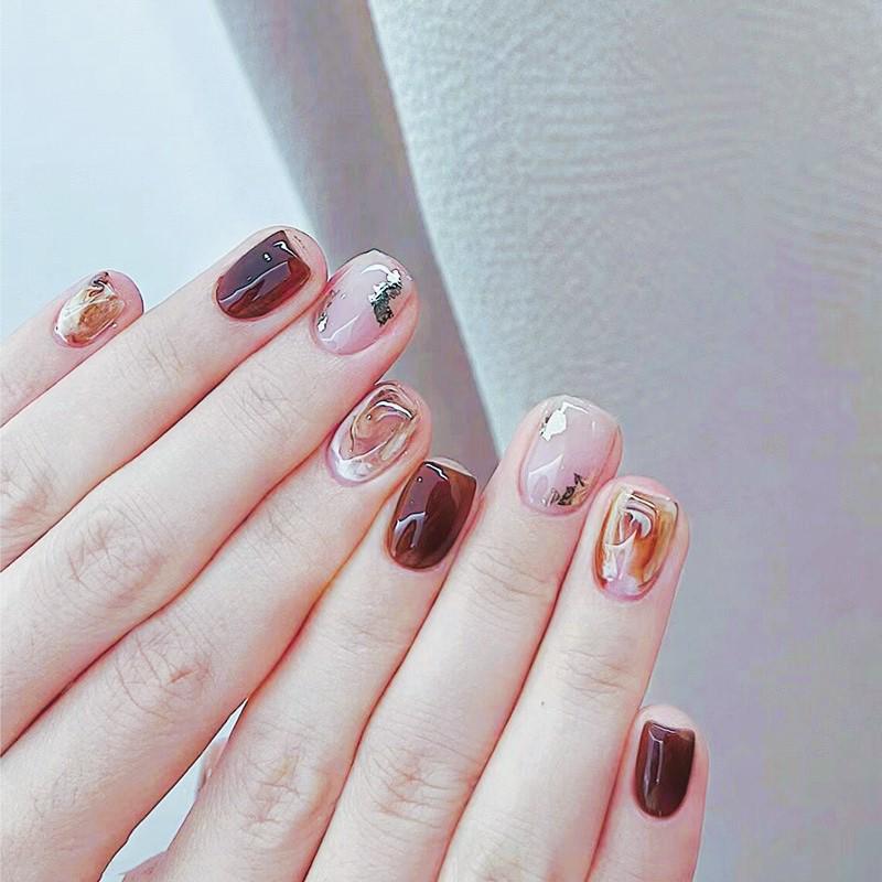 Набор искусственных ногтей с мраморным дизайном с клеем Bananahall 24 шт. LK13473 Коричневый (A9749) - фото 2 Набор искусственных ногтей с мраморным дизайном с клеем Bananahall 24 шт. LK13473 Коричневый (A9749) - фото 2