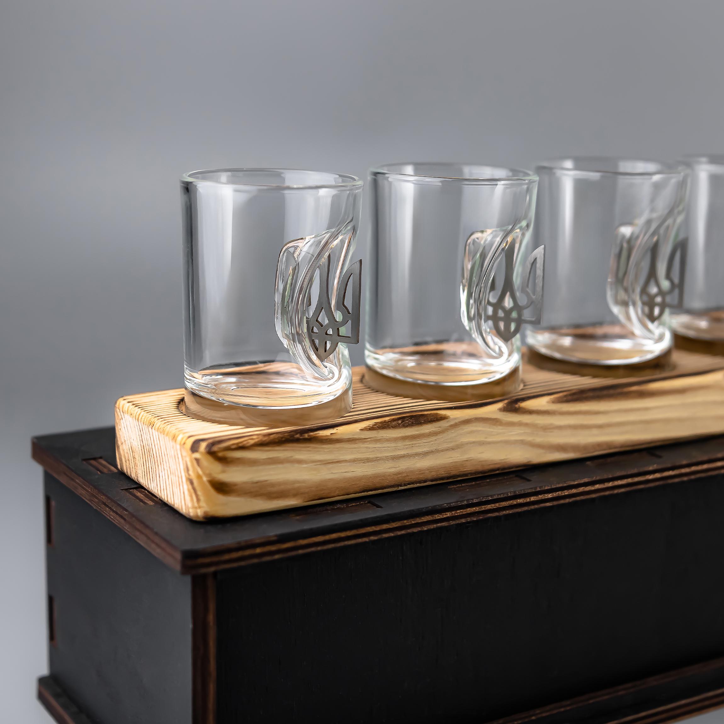 Набор рюмок с гербами на подставке с упаковкой (24843150)