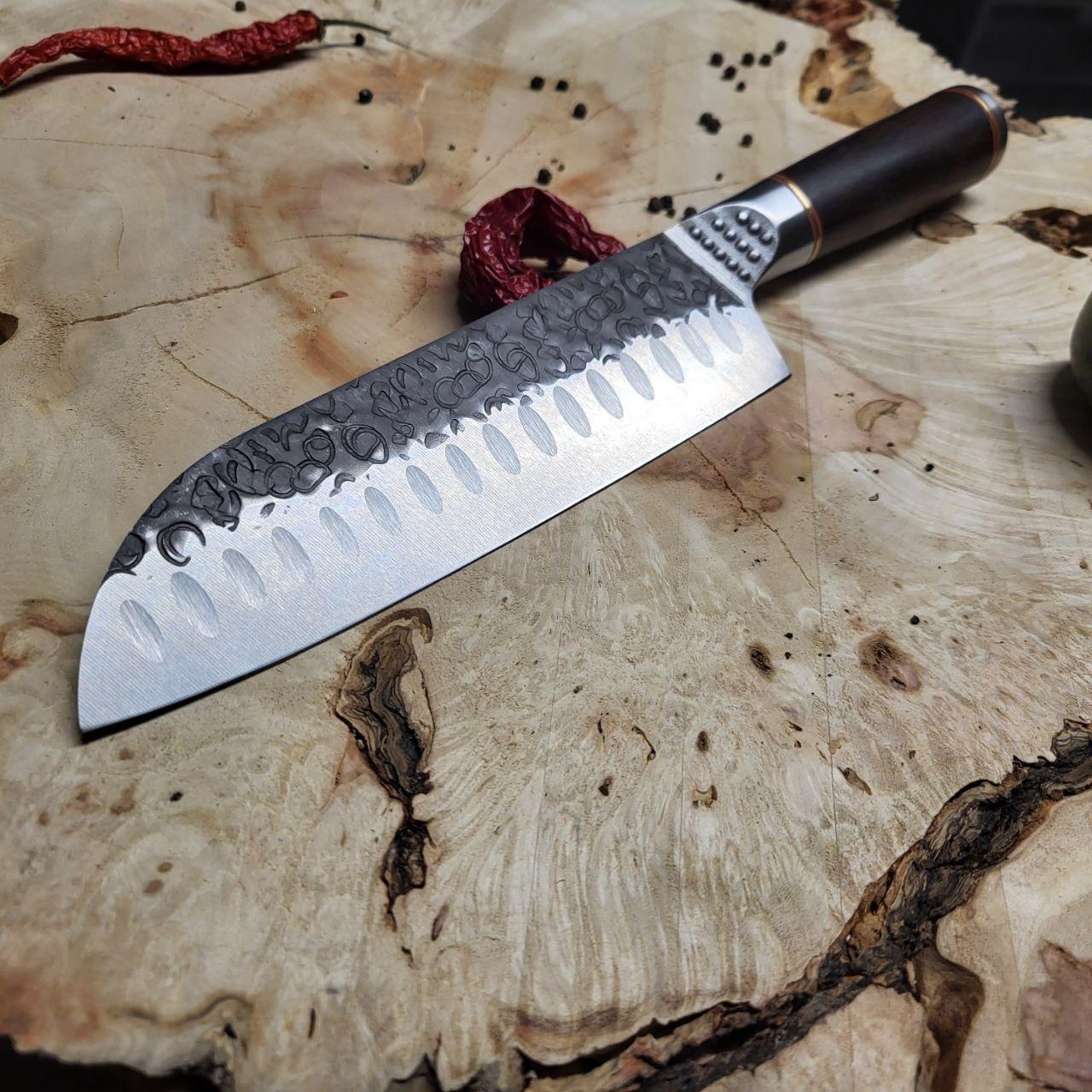 Нож шеф-повара кованый Сантоку с рукояткой из эбенового дерева 18 см