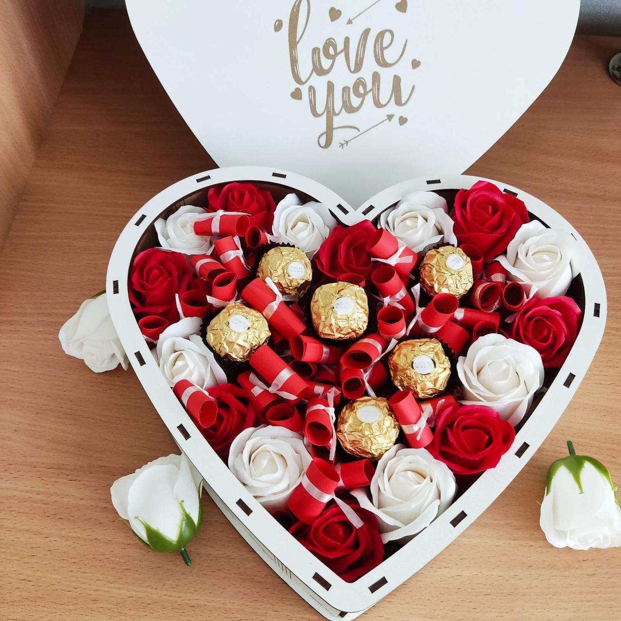 Подарочный бокс с конфетами Ferrero и 101 причиной Почему я тебя люблю (ar57)