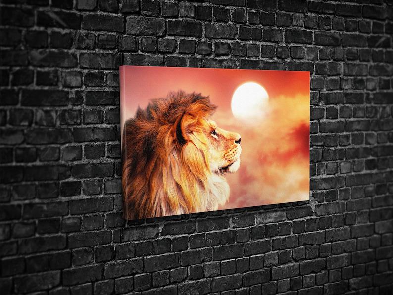 Картина для интерьера Лев на закате 51x34 см (539)