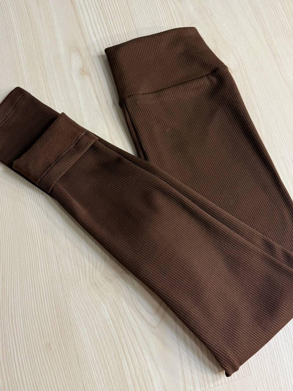 Лосини жіночі Cosmos 826 утеплені в рубчик на флісі з широким поясом 2XL Коричневий (5842) - фото 9