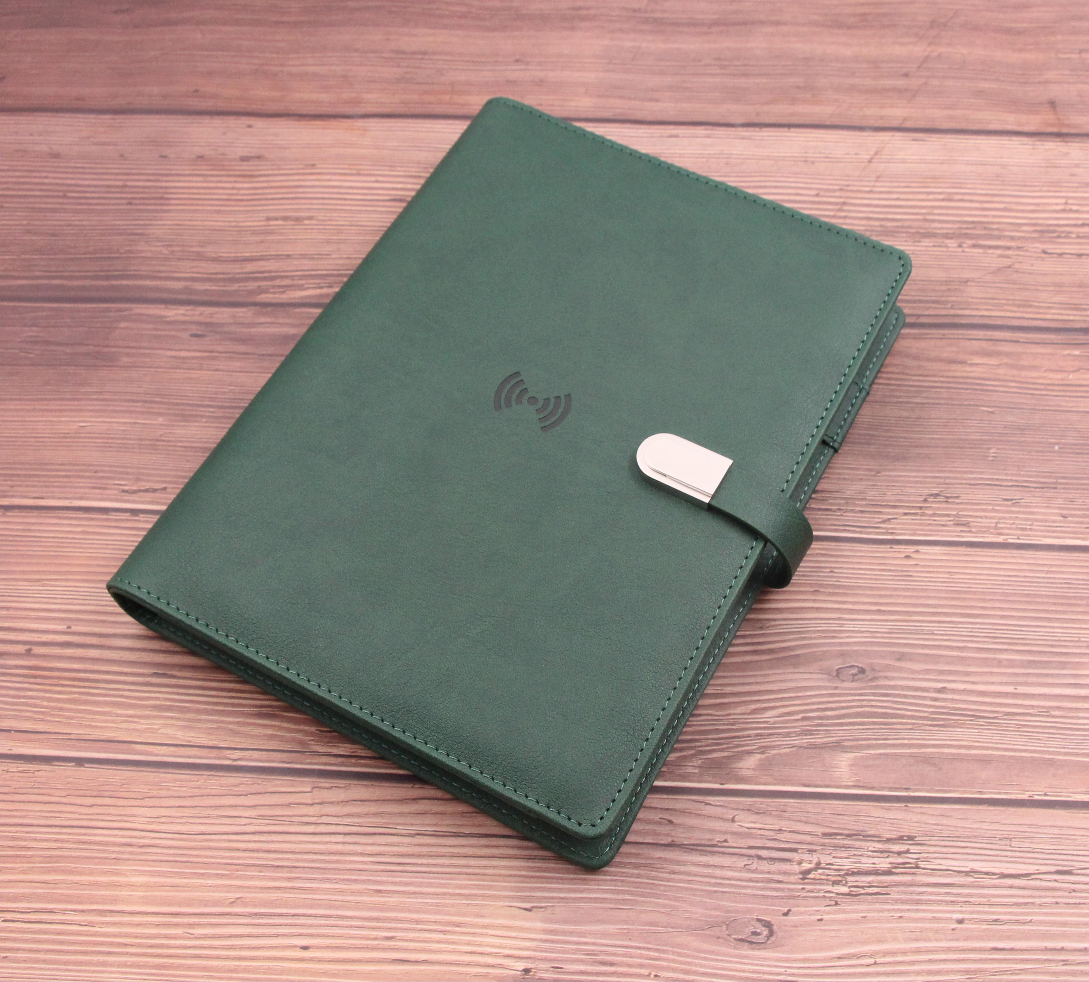 Блокнот-ежедневник AB tech Colorful c беспроводной зарядкой/Power Bank и USB flash 16 Gb Зеленый - фото 7 Блокнот-ежедневник AB tech Colorful c беспроводной зарядкой/Power Bank и USB flash 16 Gb Зеленый - фото 7