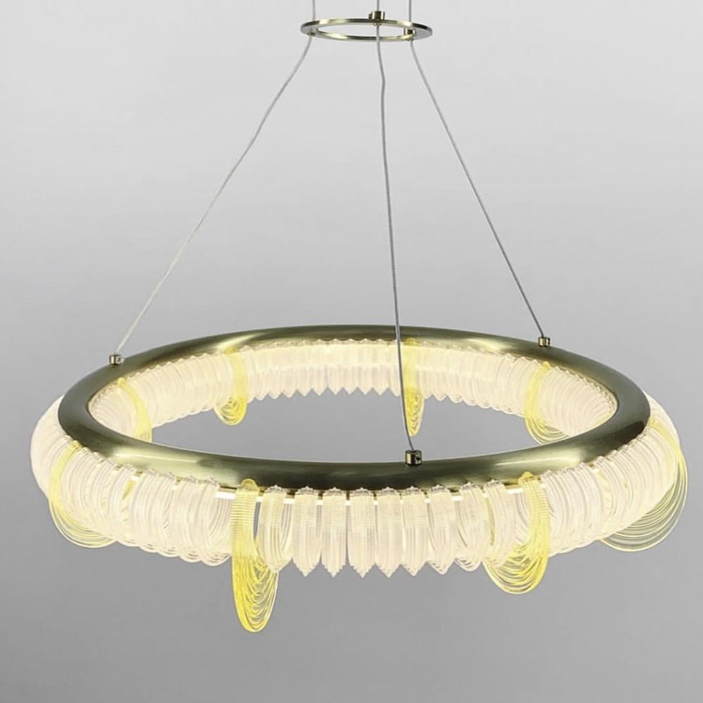 Люстра кольцевая с прозрачными и желтыми пластинами Ø 105 см Латунь (D236-1050)