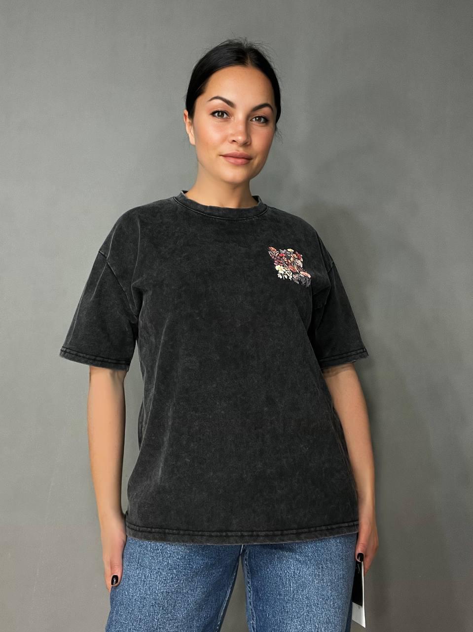 Футболка женская AN 27005 с цветочным принтом на спине OS Черный (26821810)