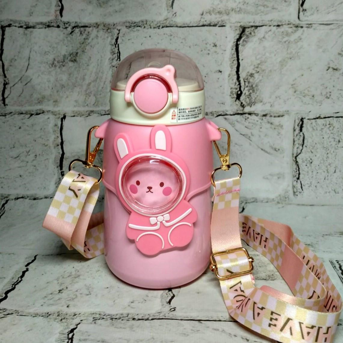 Термос детский с трубочкой и ремешком Зайчик 600 мл 18х8 см Розовый (L-8075A-R) Термос детский с трубочкой и ремешком Зайчик 600 мл 18х8 см Розовый (L-8075A-R)