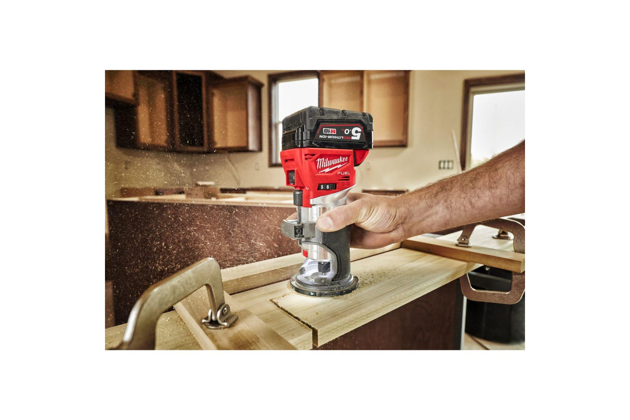 Кромочный фрезер Milwaukee M18 FTR8-0X (4933479073) - фото 7 Кромочный фрезер Milwaukee M18 FTR8-0X (4933479073) - фото 7