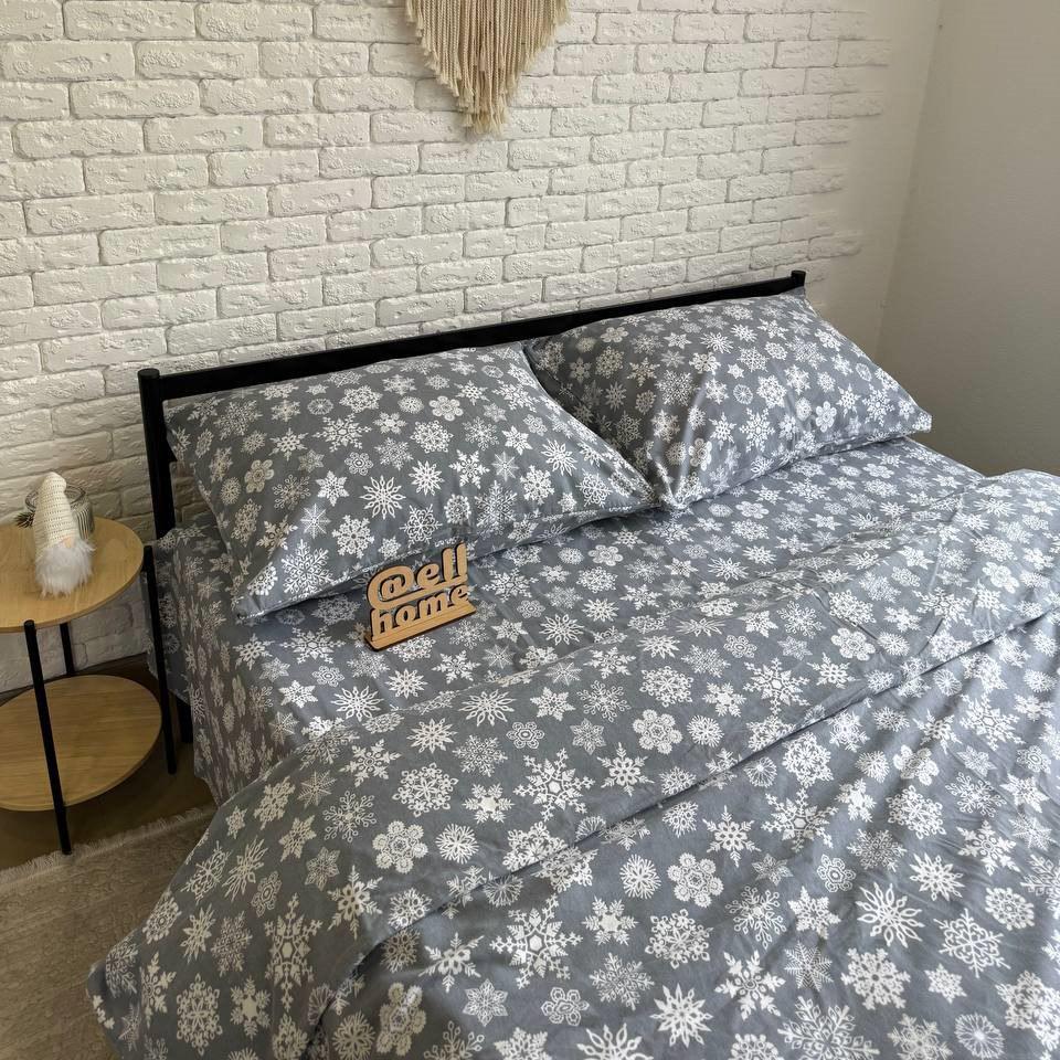 Комплект постельного белья Ell Home Снежинки фланель семейный наволочки 50x70 см/70x70 см Серый (29288995) - фото 5 Комплект постельного белья Ell Home Снежинки фланель семейный наволочки 50x70 см/70x70 см Серый (29288995) - фото 5