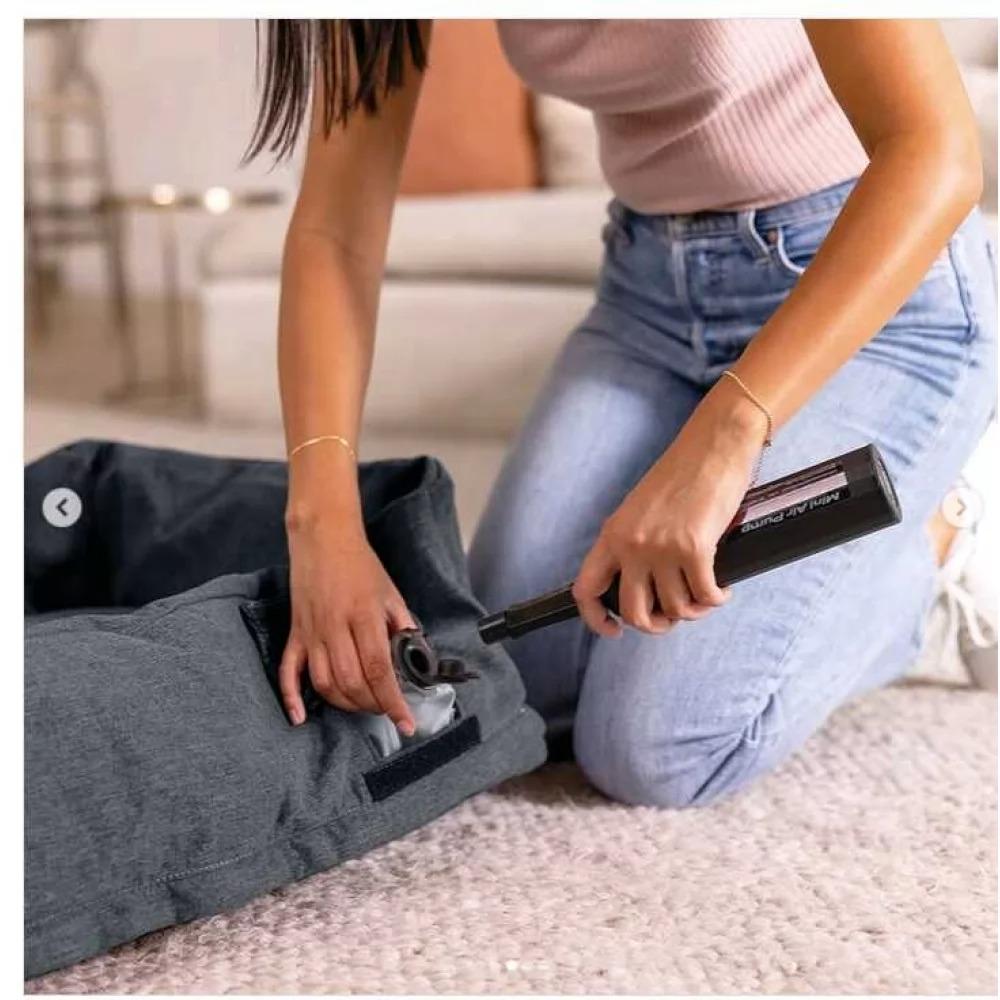 Лежанка надувная велюровая для домашних животных Intex 48701 76x64x25 см - фото 2 Лежанка надувная велюровая для домашних животных Intex 48701 76x64x25 см - фото 2