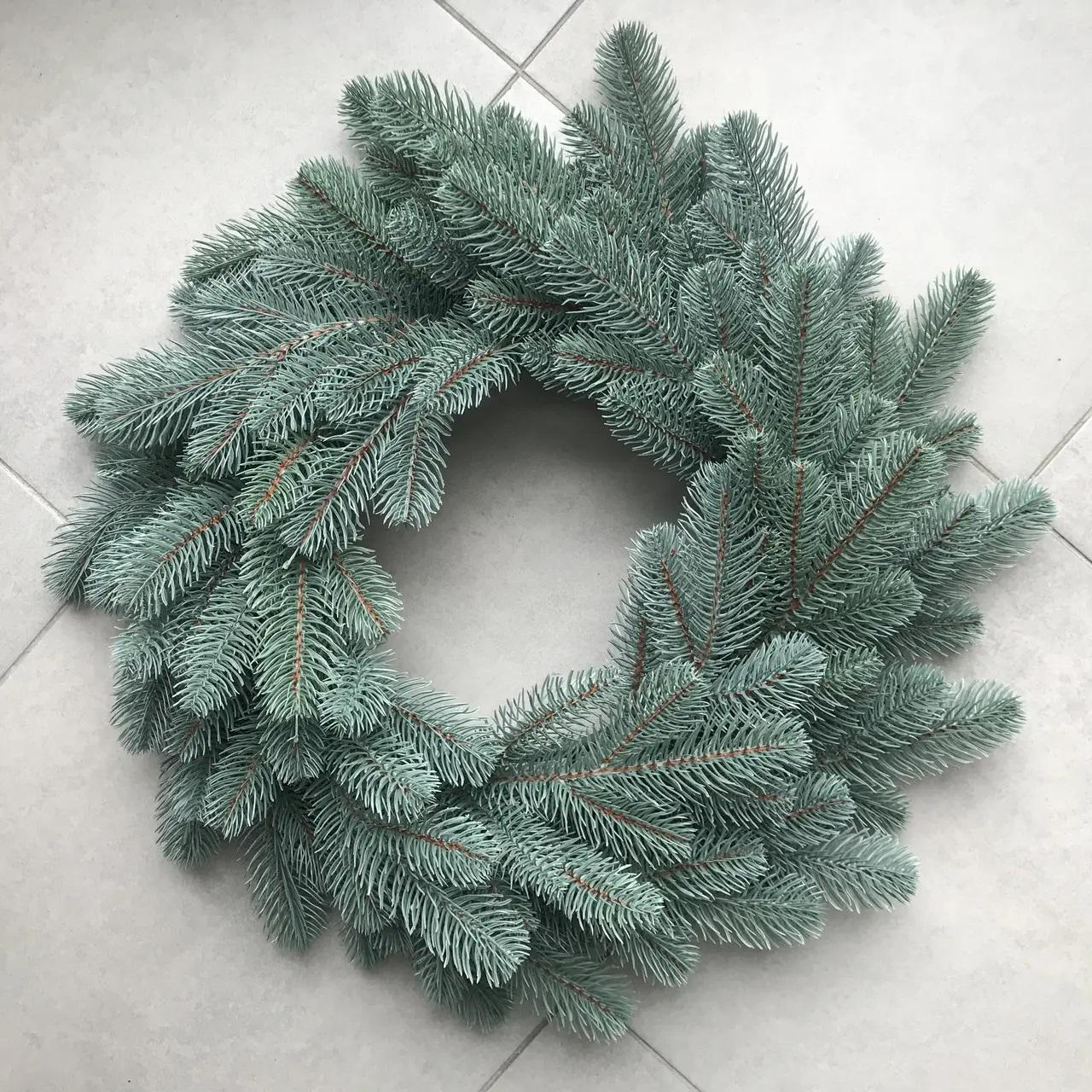 Вінок новорічний литий Lux 50 см Блакитний 112/50/B - фото 3 Вінок новорічний литий Lux 50 см Блакитний 112/50/B - фото 3