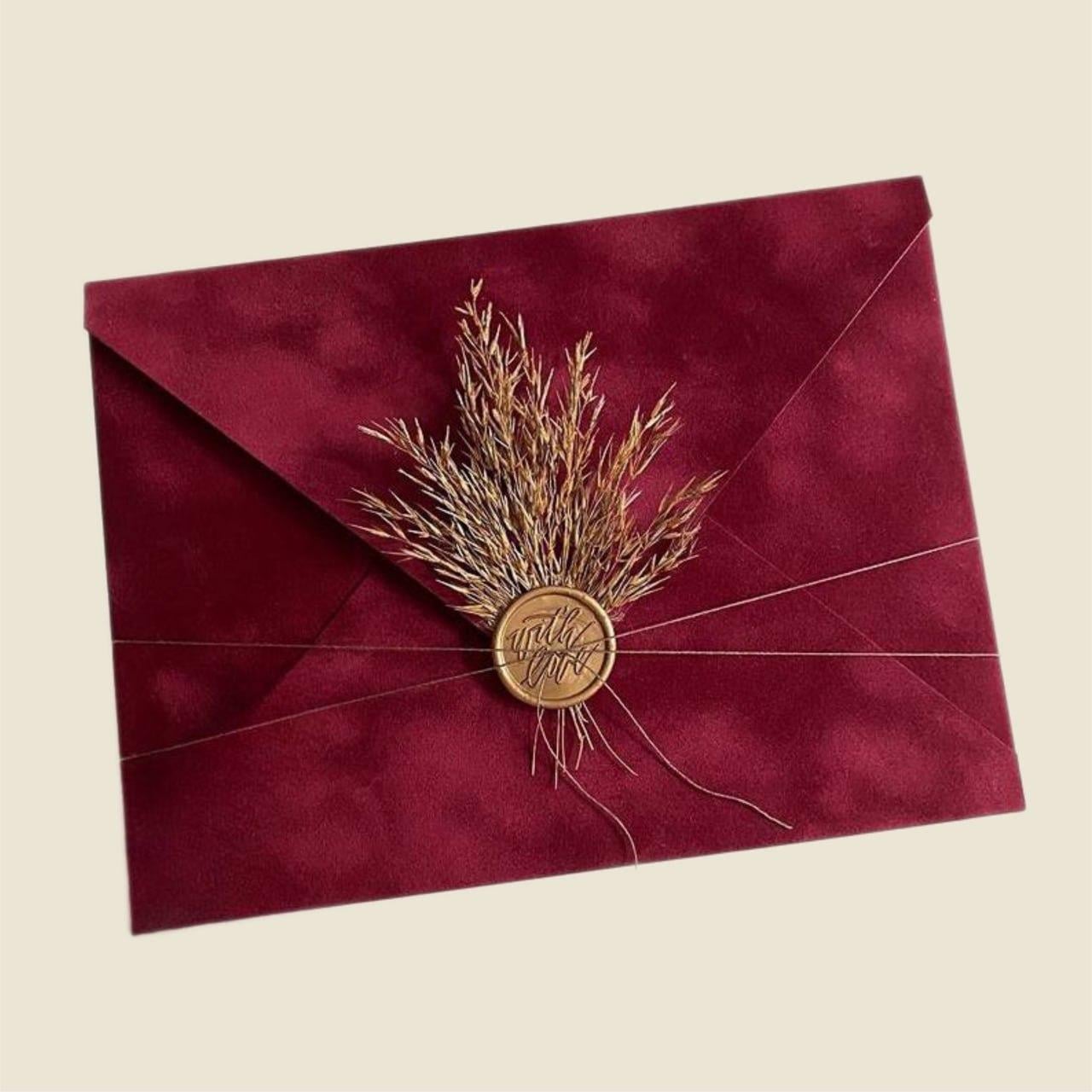 Конверт оксамитовий з підкладкою А5 16х21,5 см на магнітній застібці з декором Червоний (2675197137)