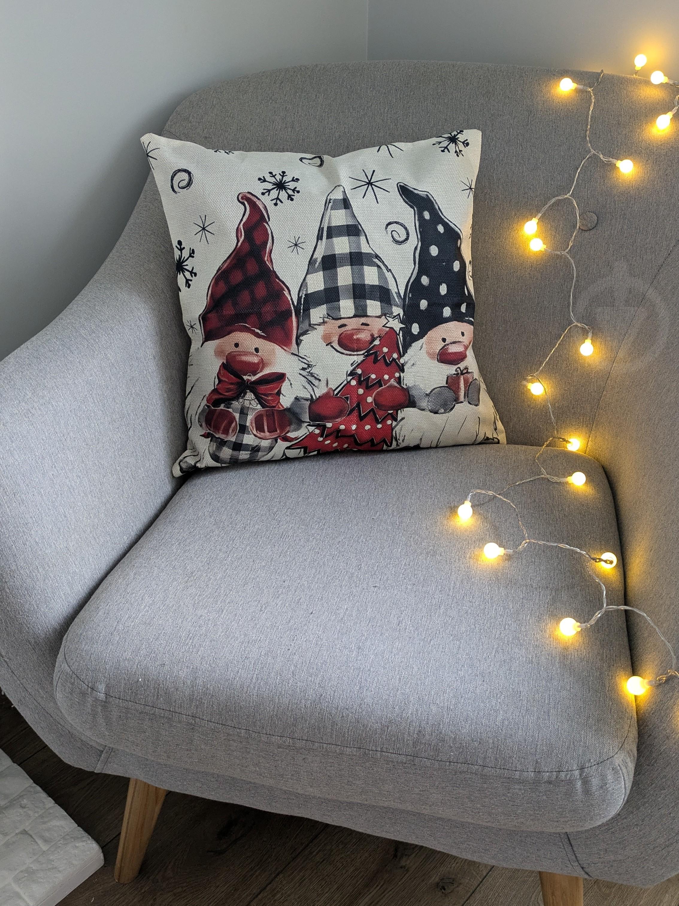 Наволочка новогодняя Гномики 45х45 см (29506022) - фото 3