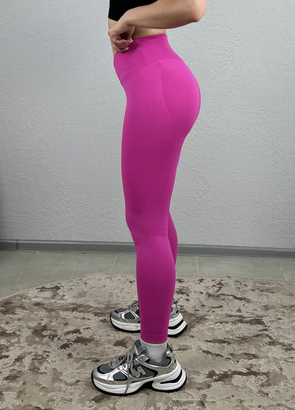 Лосини спортивні пуш ап з V-поясом для тренувань Яскраві гладкі повсякденні 2XL Рожевий (70188/2XL) - фото 4 Лосини спортивні пуш ап з V-поясом для тренувань Яскраві гладкі повсякденні 2XL Рожевий (70188/2XL) - фото 4