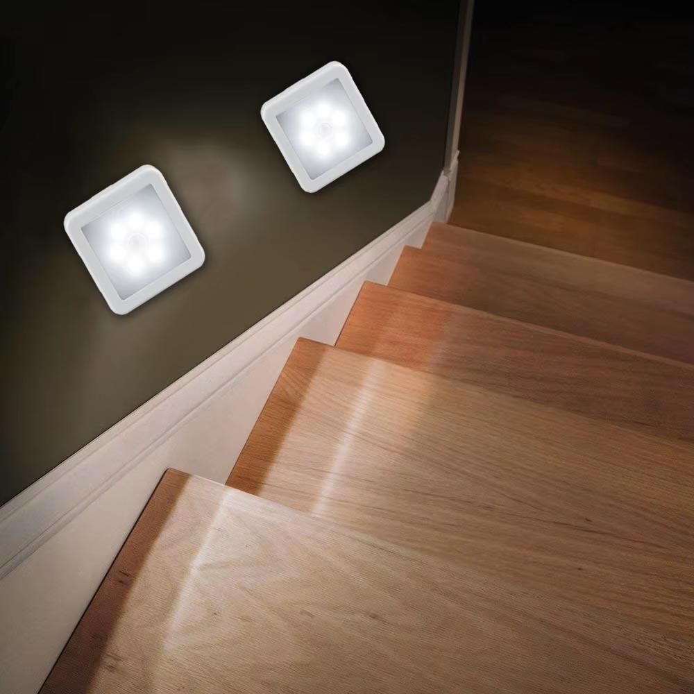 Ночник светодиодный самоклеящийся с датчиком движения на батарейках 8x8x2,5 см Белый (D-0012) - фото 3 Ночник светодиодный самоклеящийся с датчиком движения на батарейках 8x8x2,5 см Белый (D-0012) - фото 3