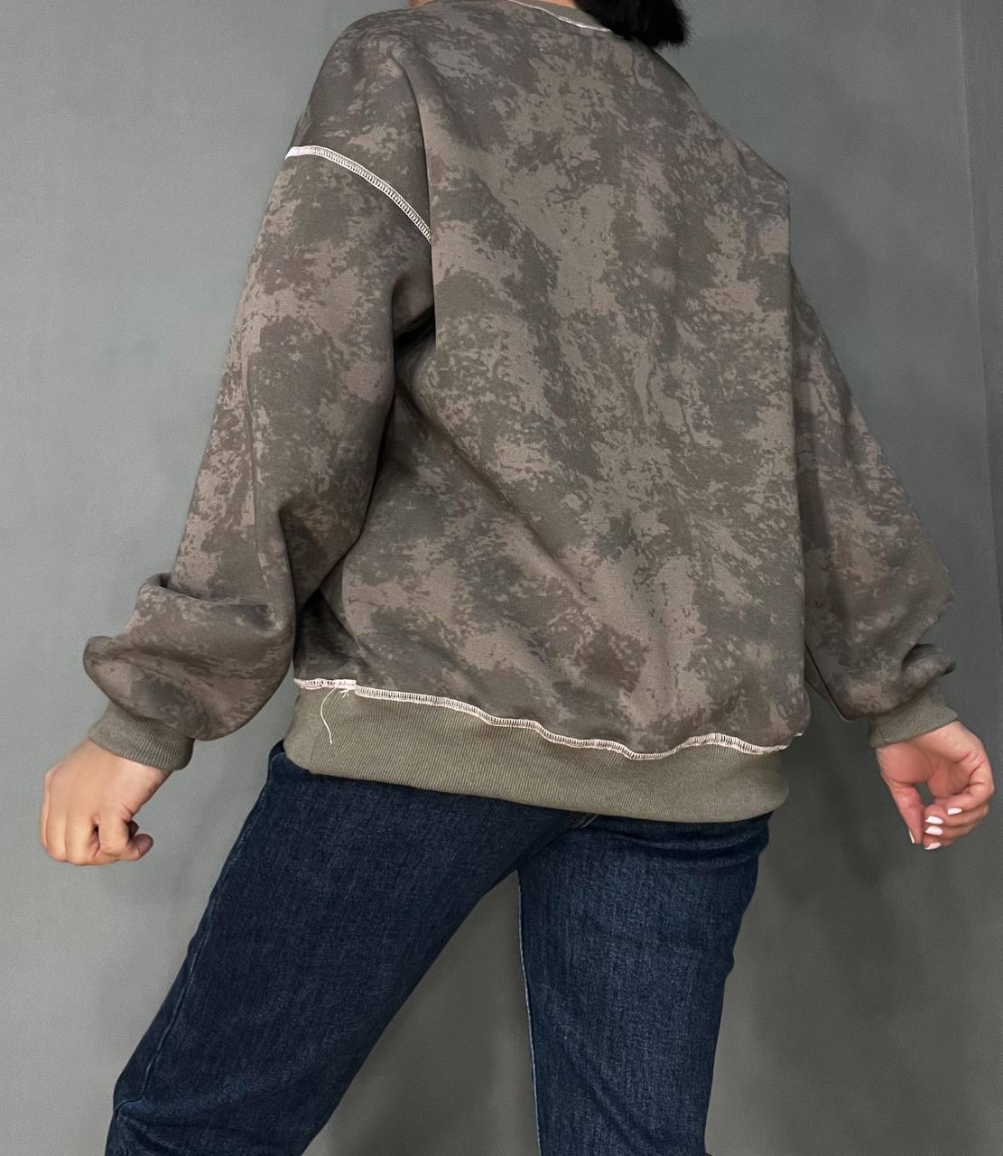 Свитшот женский JOY ONE 1732 DONELES удлиненный вареный тай-дай OS Шоколадный (3303) - фото 4 Свитшот женский JOY ONE 1732 DONELES удлиненный вареный тай-дай OS Шоколадный (3303) - фото 4