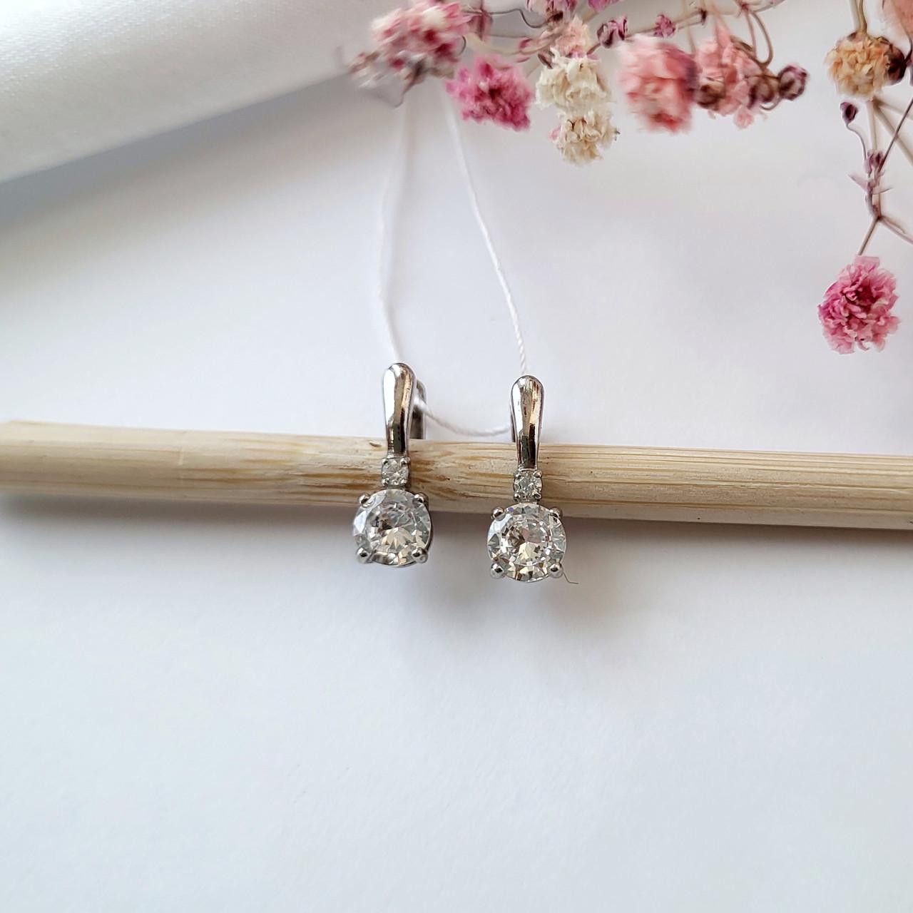 Серьги с белыми камнями серебро 925 пробы 1,55 г (82055)