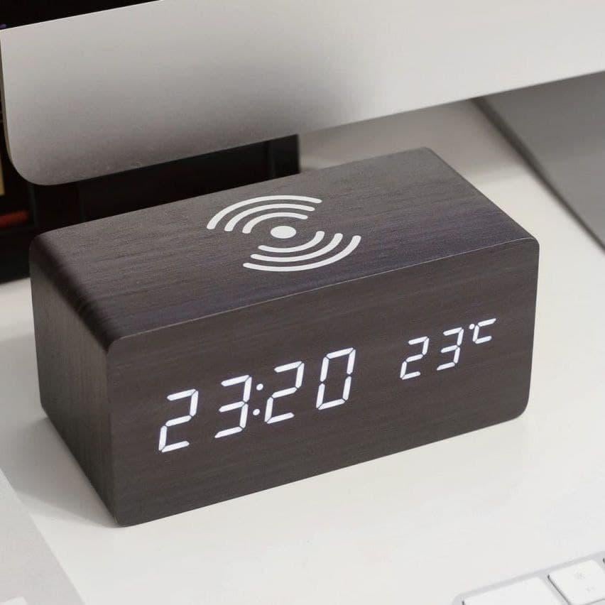 Настольные часы QINETIQ 1000 с беспроводной зарядкой 10W Smoky Черный