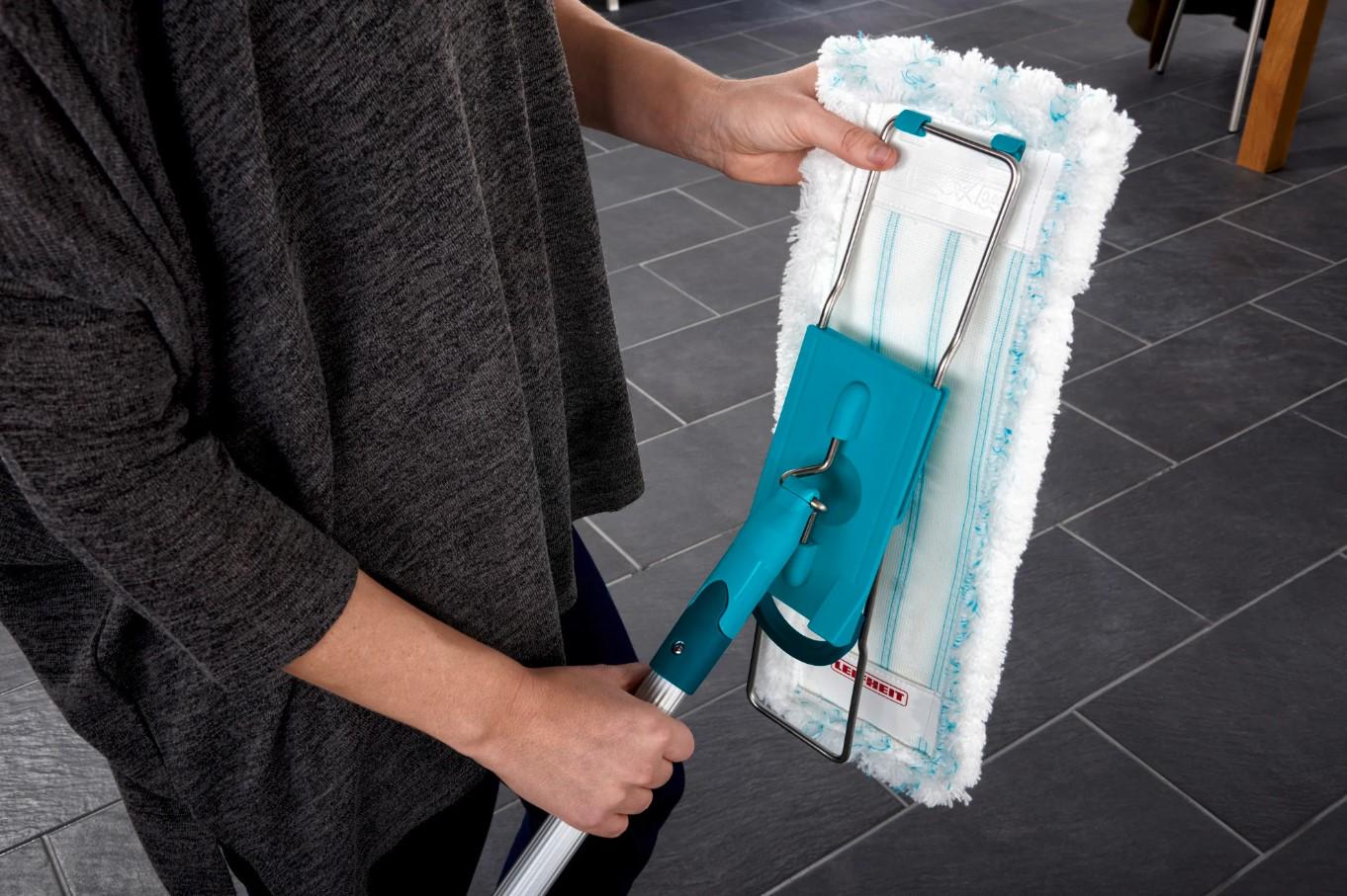 Швабра для підлоги Leifheit 55045 Profi XL micro duo алюмінієва (26357236) - фото 4 Швабра для підлоги Leifheit 55045 Profi XL micro duo алюмінієва (26357236) - фото 4