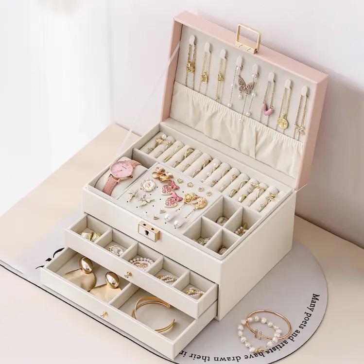 Органайзер для бижутерии и украшений 18497 13,5х17х23 см Молочный (5004690) - фото 1 Органайзер для бижутерии и украшений 18497 13,5х17х23 см Молочный (5004690) - фото 1