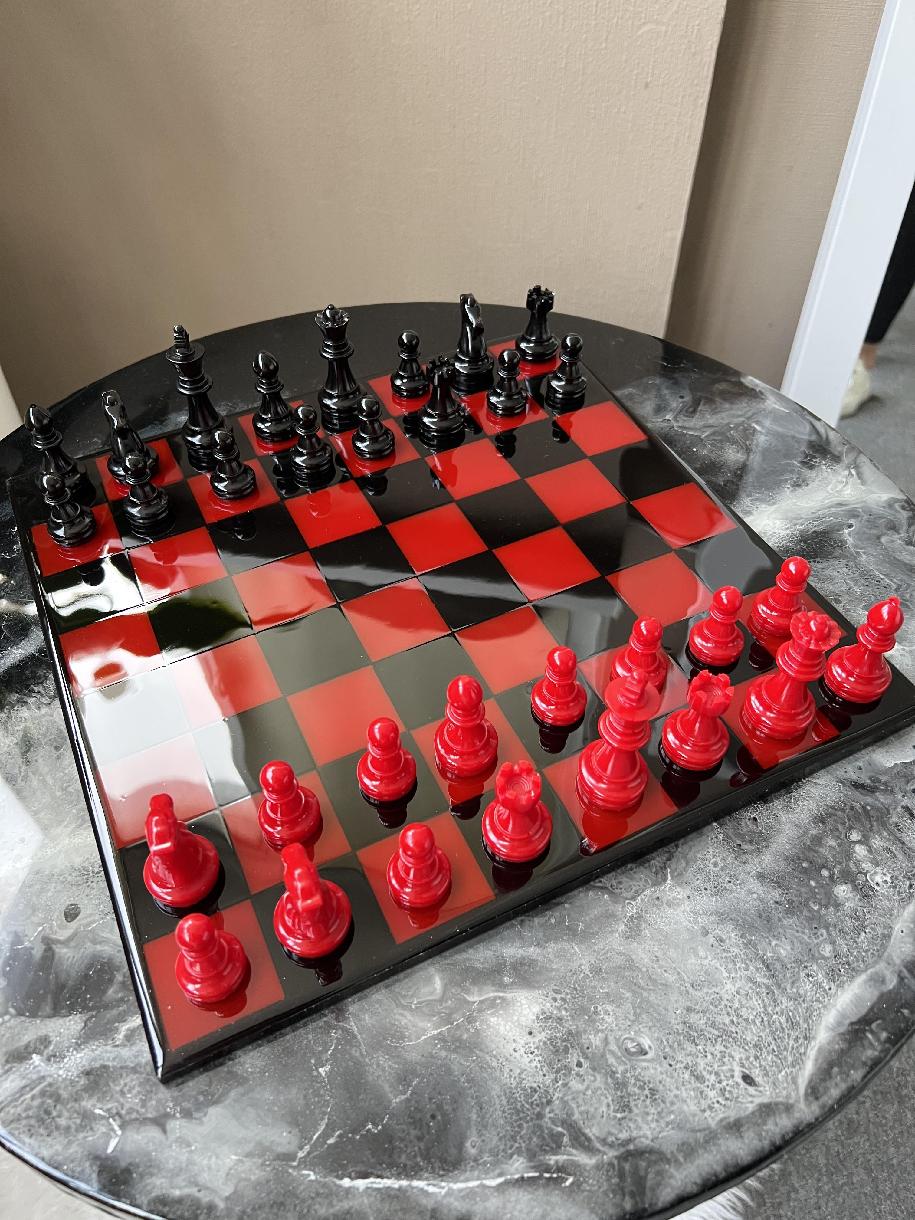 Шахи з епоксидної смоли Black Flame 30х30 см - фото 3 Шахи з епоксидної смоли Black Flame 30х30 см - фото 3