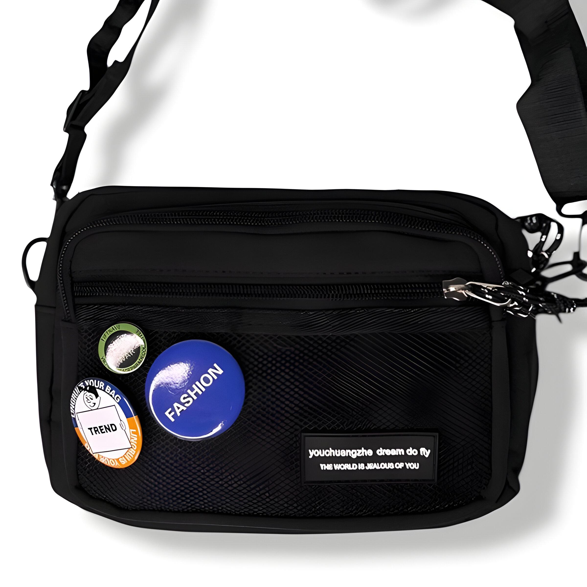 Сумка детская кросс-боди со значками 17х22х7 см Черный (25-577) Сумка детская кросс-боди со значками 17х22х7 см Черный (25-577)