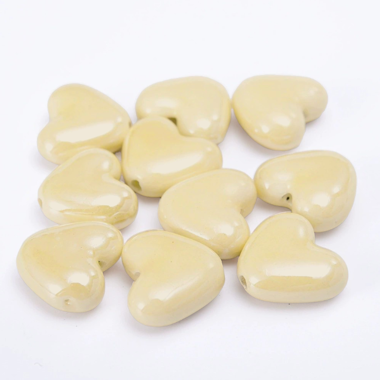 Бусины Сердце керамические вертикальное отверстие 15х13 мм 5 шт. Бежевый (КБ1513с03)